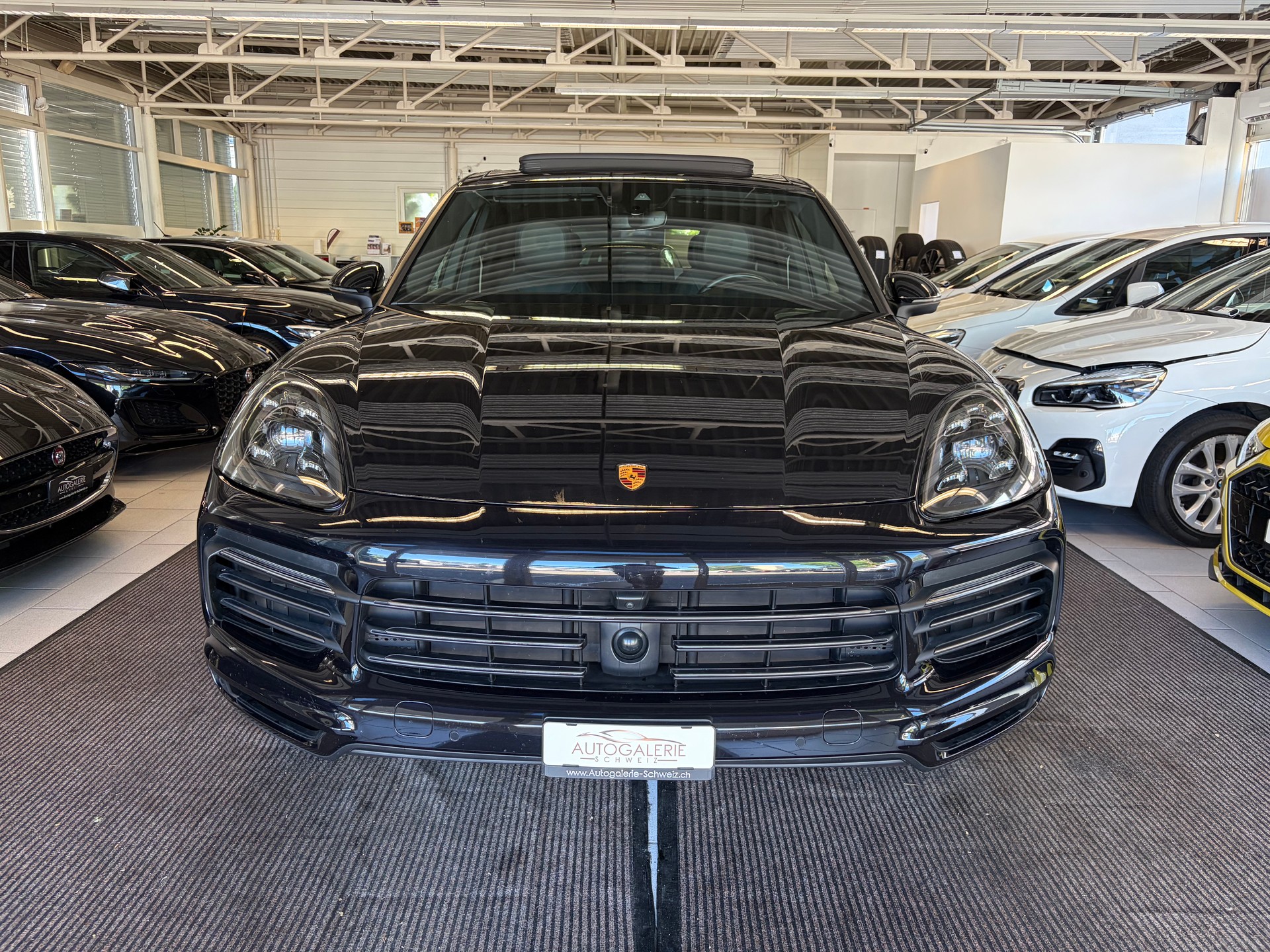 PORSCHE Cayenne Platinum Edition | CH Swiss Package | Porsche Approved bis 06/2027 | Luftfederung | Komfortsitze | 21" |-image-35