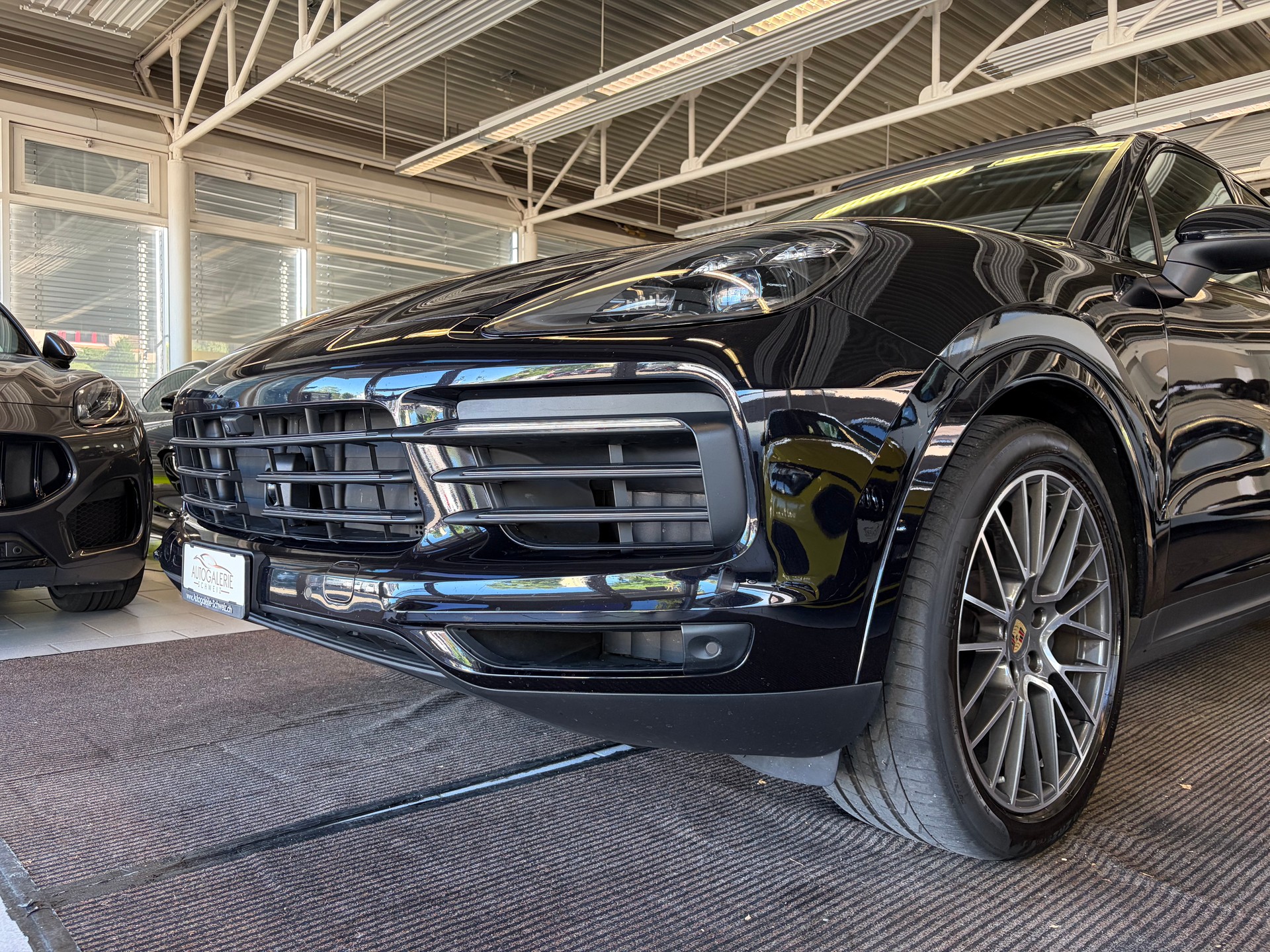 PORSCHE Cayenne Platinum Edition | CH Swiss Package | Porsche Approved bis 06/2027 | Luftfederung | Komfortsitze | 21" |-image-37