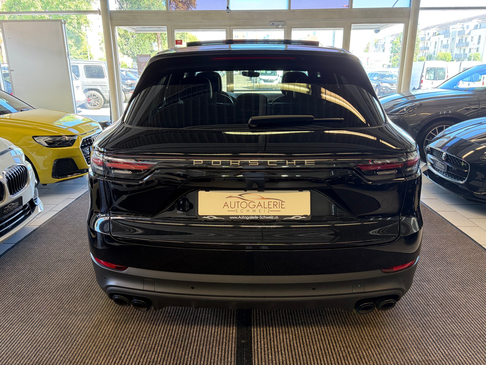 PORSCHE Cayenne Platinum Edition | CH Swiss Package | Porsche Approved bis 06/2027 | Luftfederung | Komfortsitze | 21" |-image-25