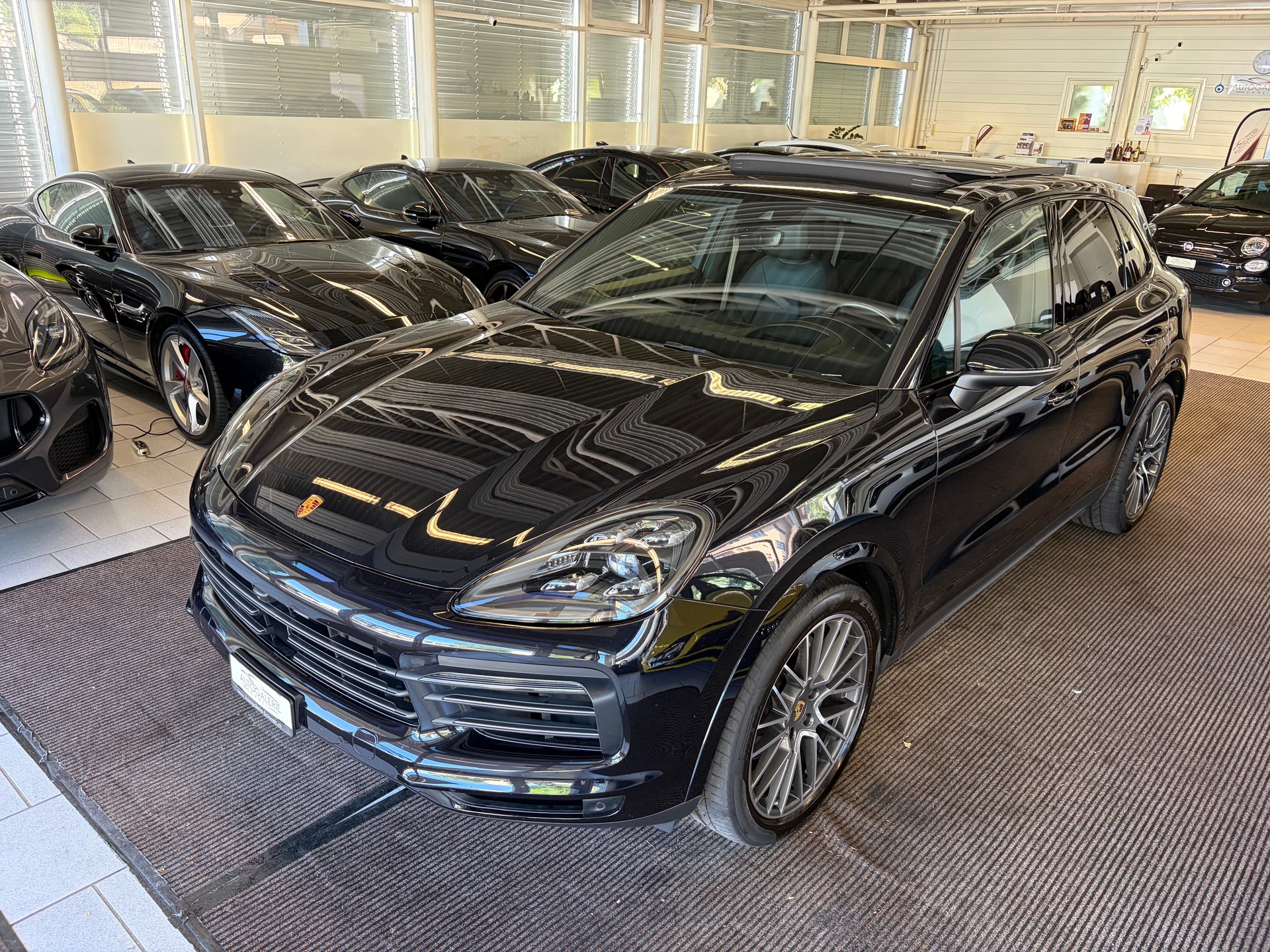 PORSCHE Cayenne Platinum Edition | CH Swiss Package | Porsche Approved bis 06/2027 | Luftfederung | Komfortsitze | 21" |-image-38