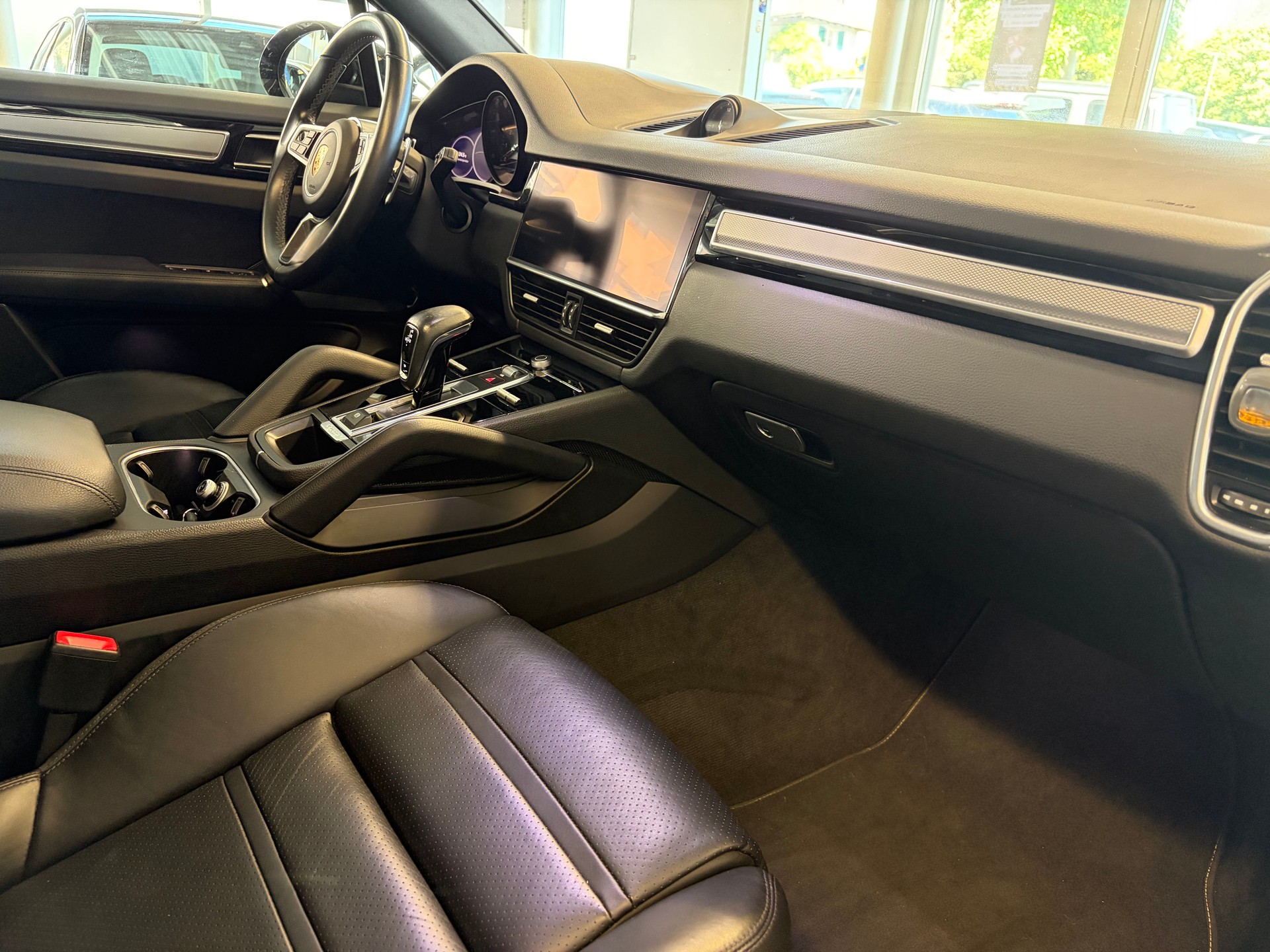 PORSCHE Cayenne Platinum Edition | CH Swiss Package | Porsche Approved bis 06/2027 | Luftfederung | Komfortsitze | 21" |-image-32