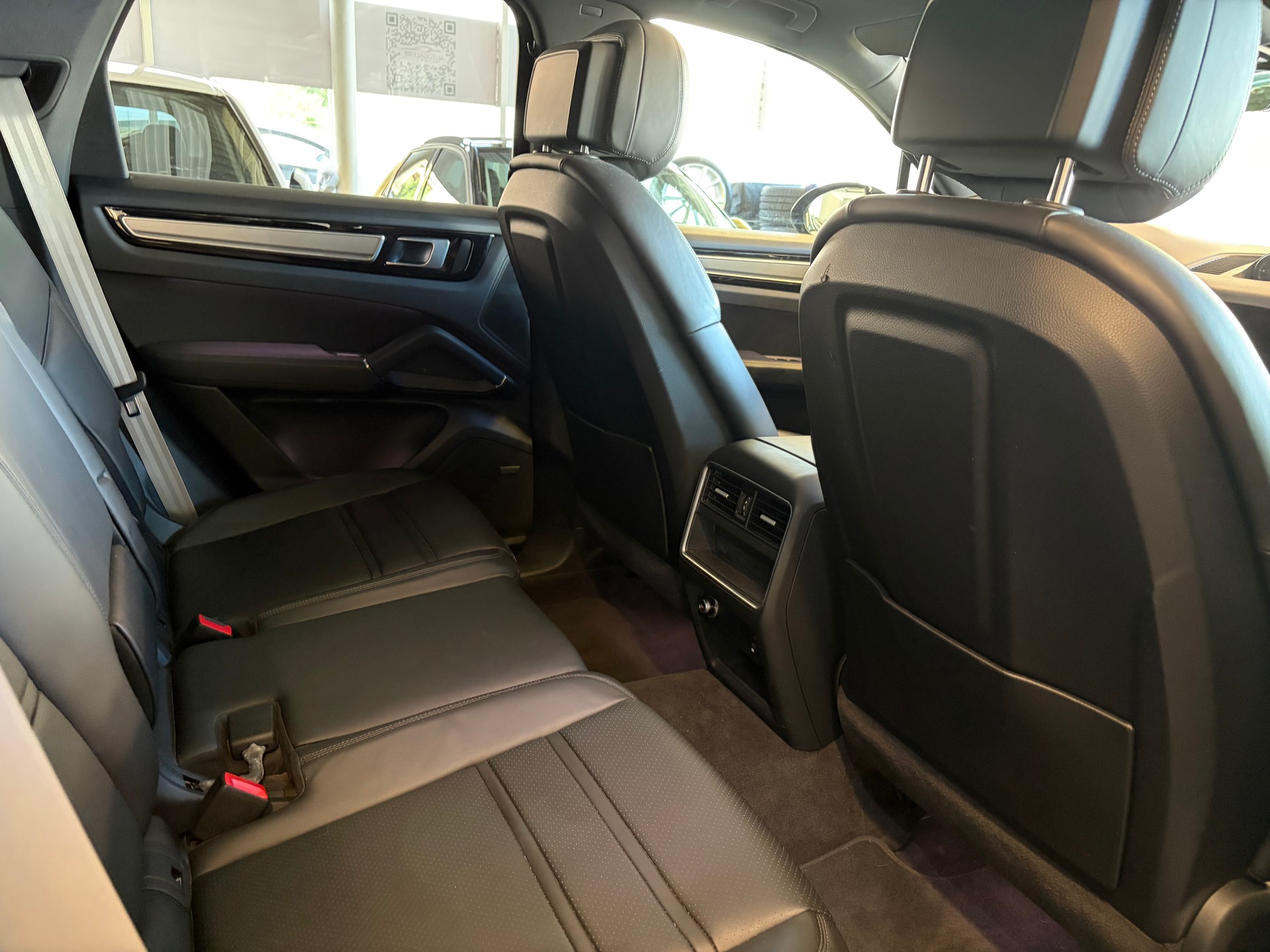 PORSCHE Cayenne Platinum Edition | CH Swiss Package | Porsche Approved bis 06/2027 | Luftfederung | Komfortsitze | 21" |-image-31