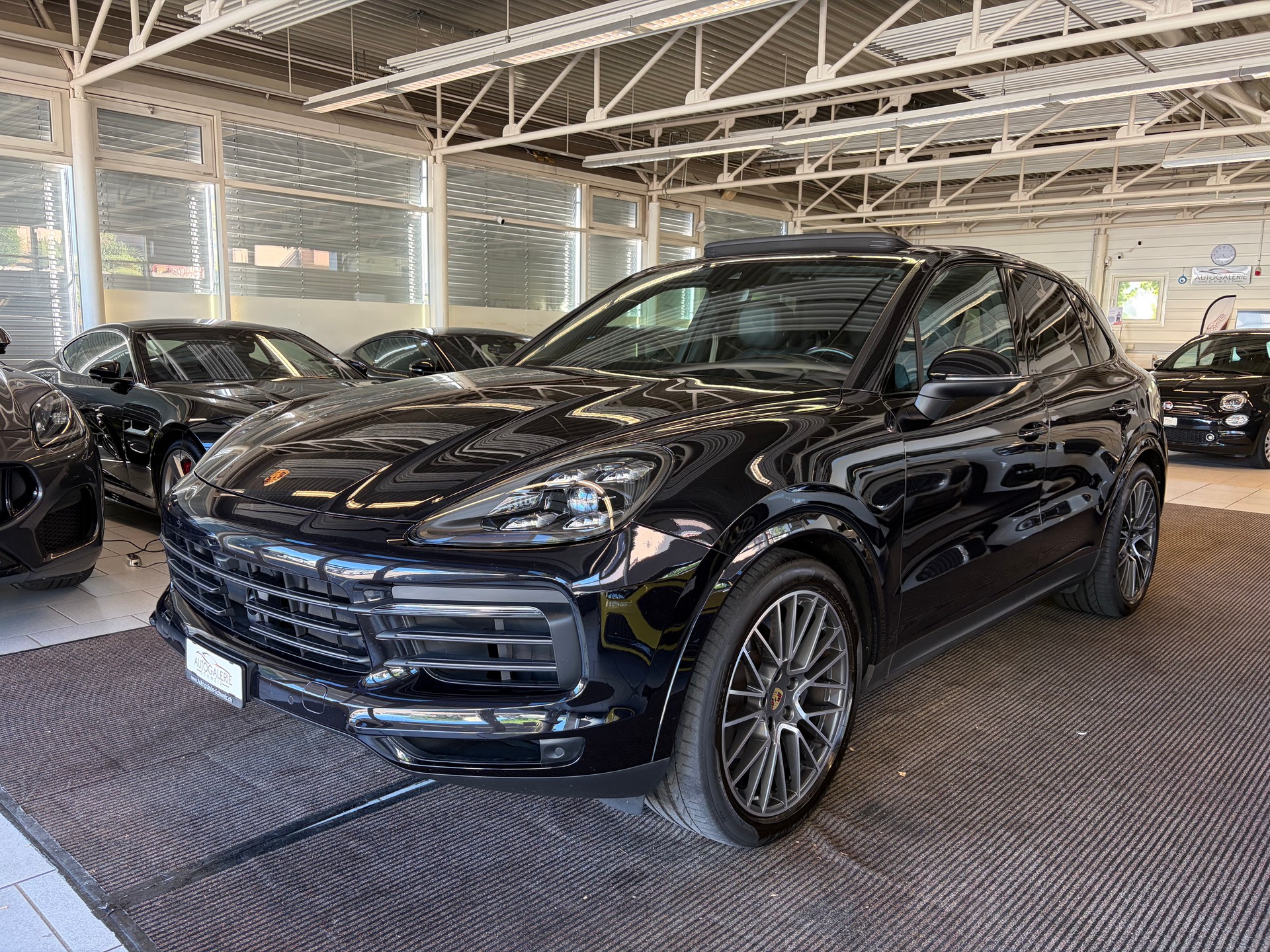 PORSCHE Cayenne Platinum Edition | CH Swiss Package | Porsche Approved bis 06/2027 | Luftfederung | Komfortsitze | 21" |-image-8