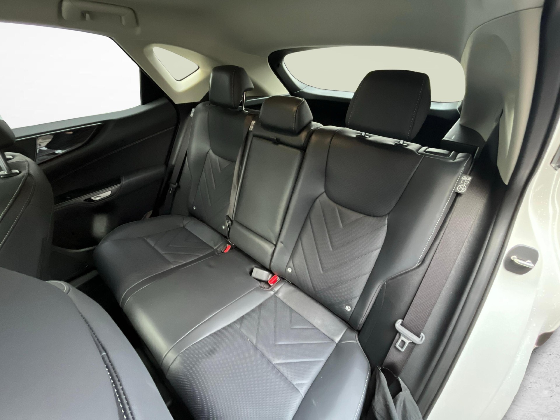 LEXUS NX 450h+ Comfort-image-11