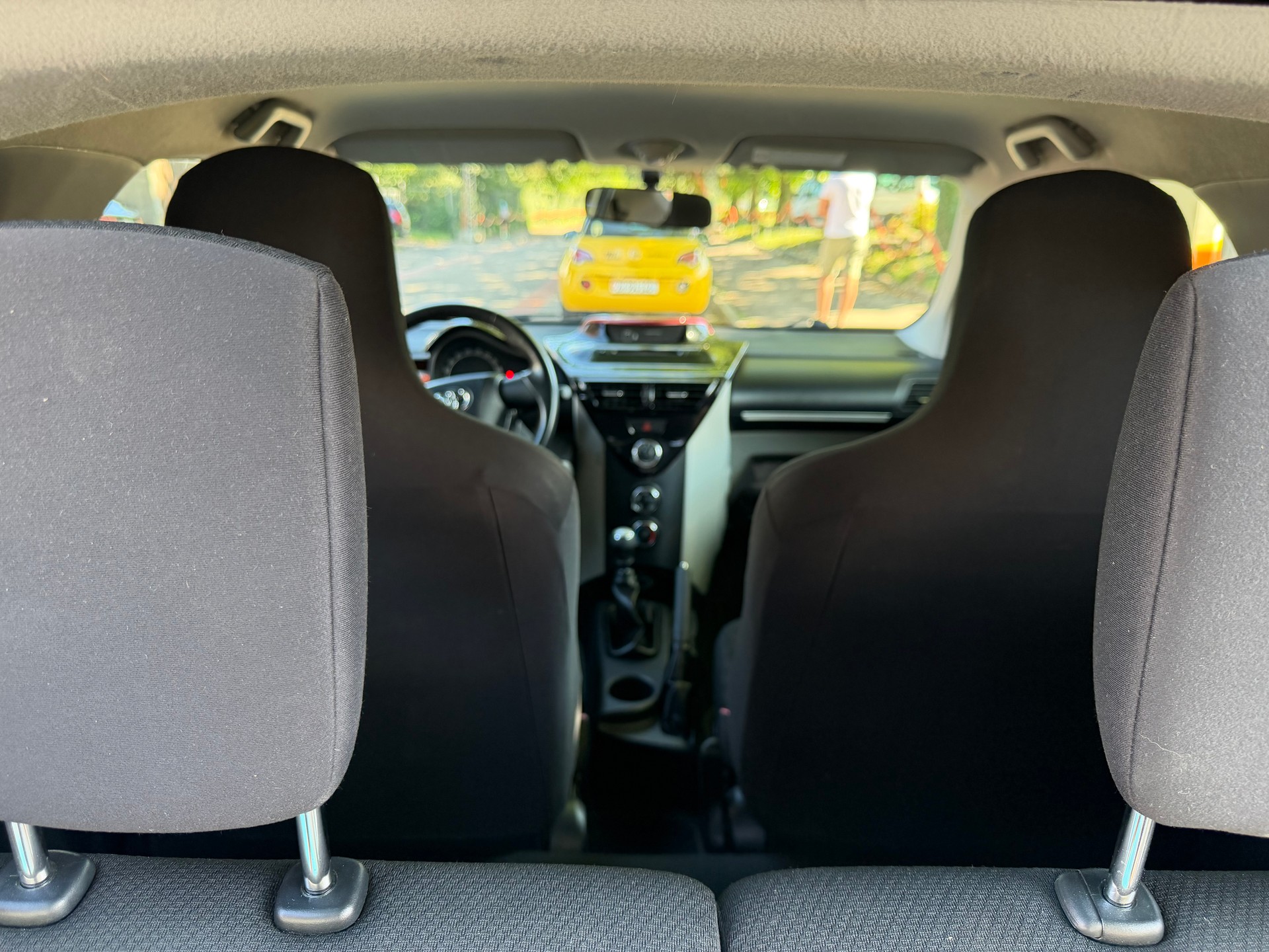 TOYOTA iQ-image-7