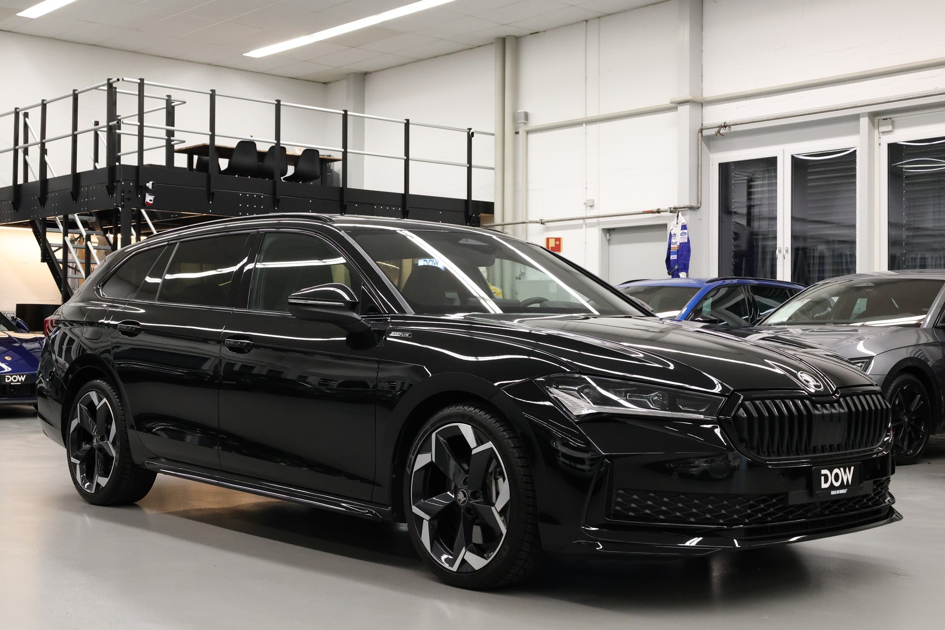 SKODA Superb Combi 2.0 TSI Sportline 4x4 DSG-showroom-element-1