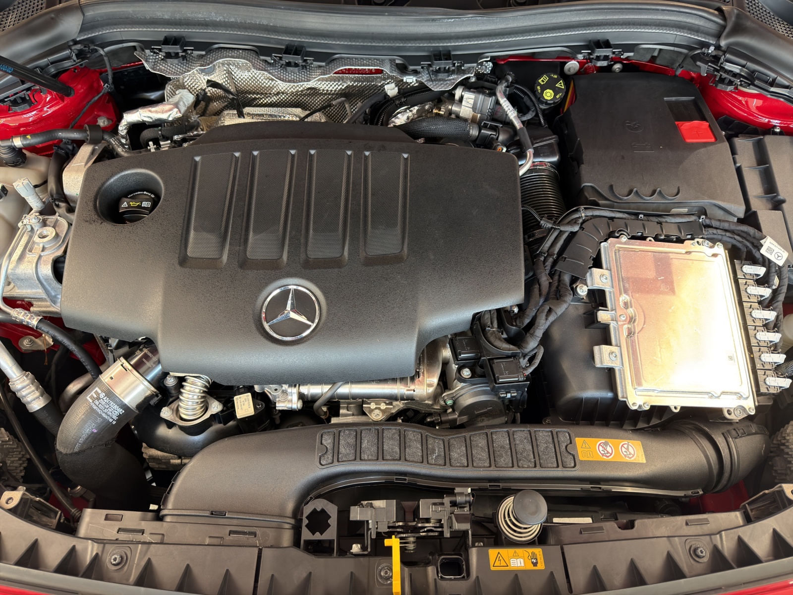MERCEDES-BENZ B 220 d AMG Line-image-18