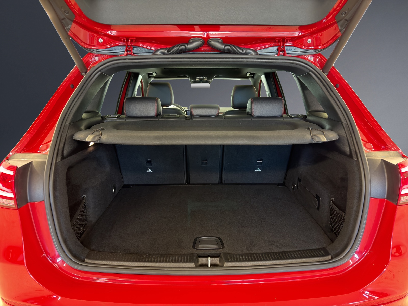 MERCEDES-BENZ B 220 d AMG Line-image-17
