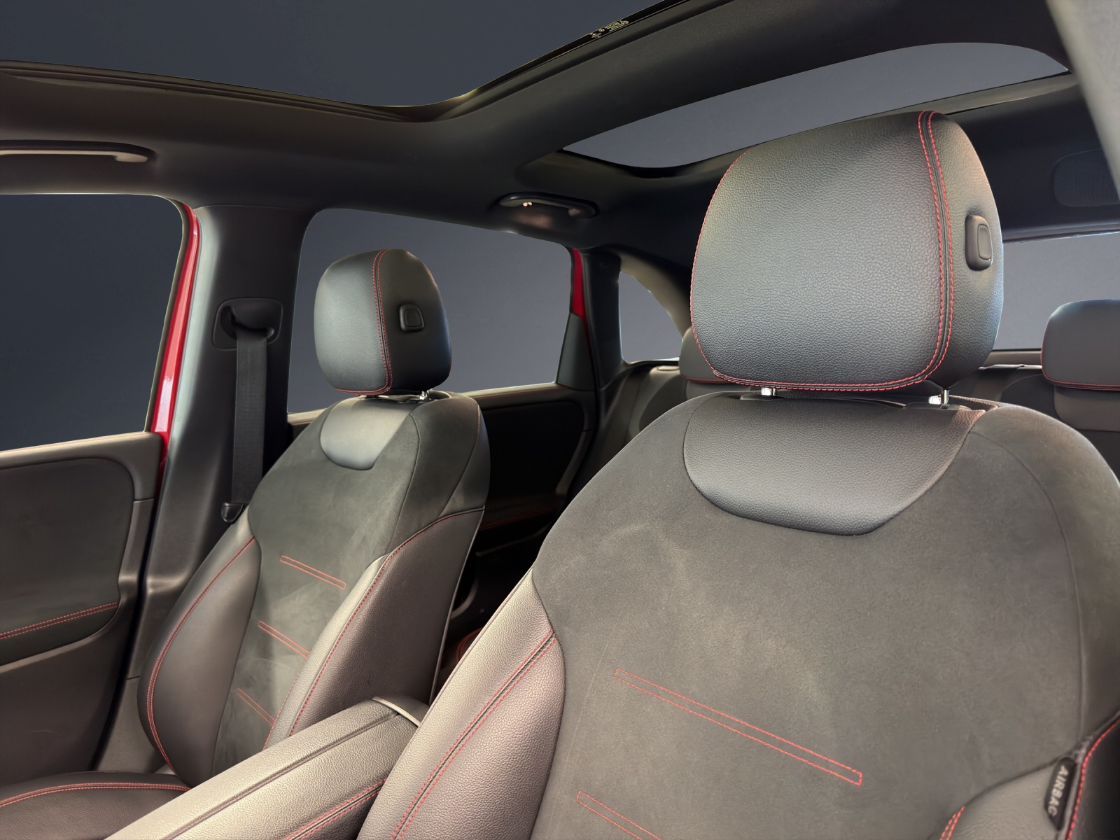 MERCEDES-BENZ B 220 d AMG Line-image-7