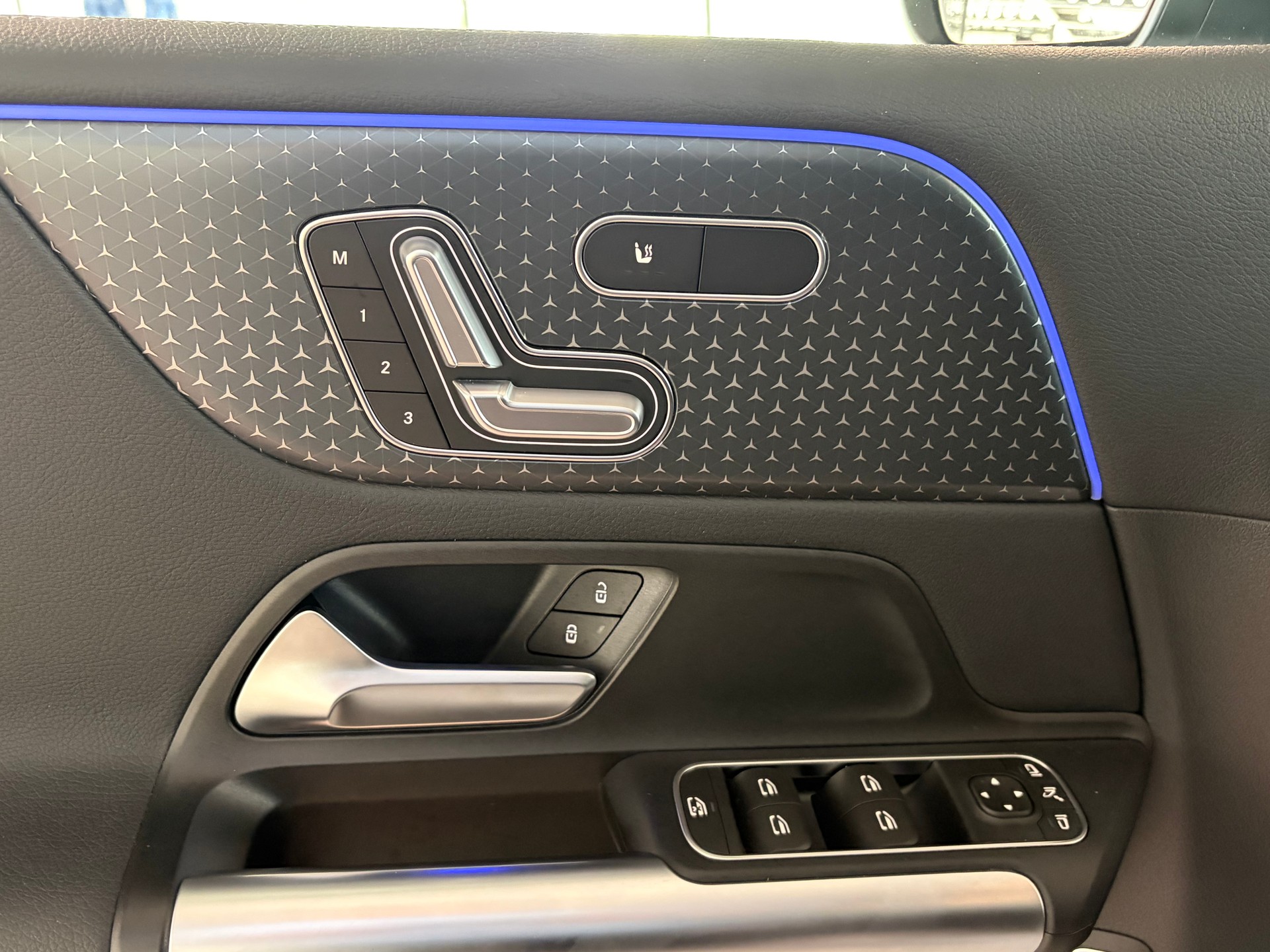 MERCEDES-BENZ B 250 4Matic Progressive-image-8