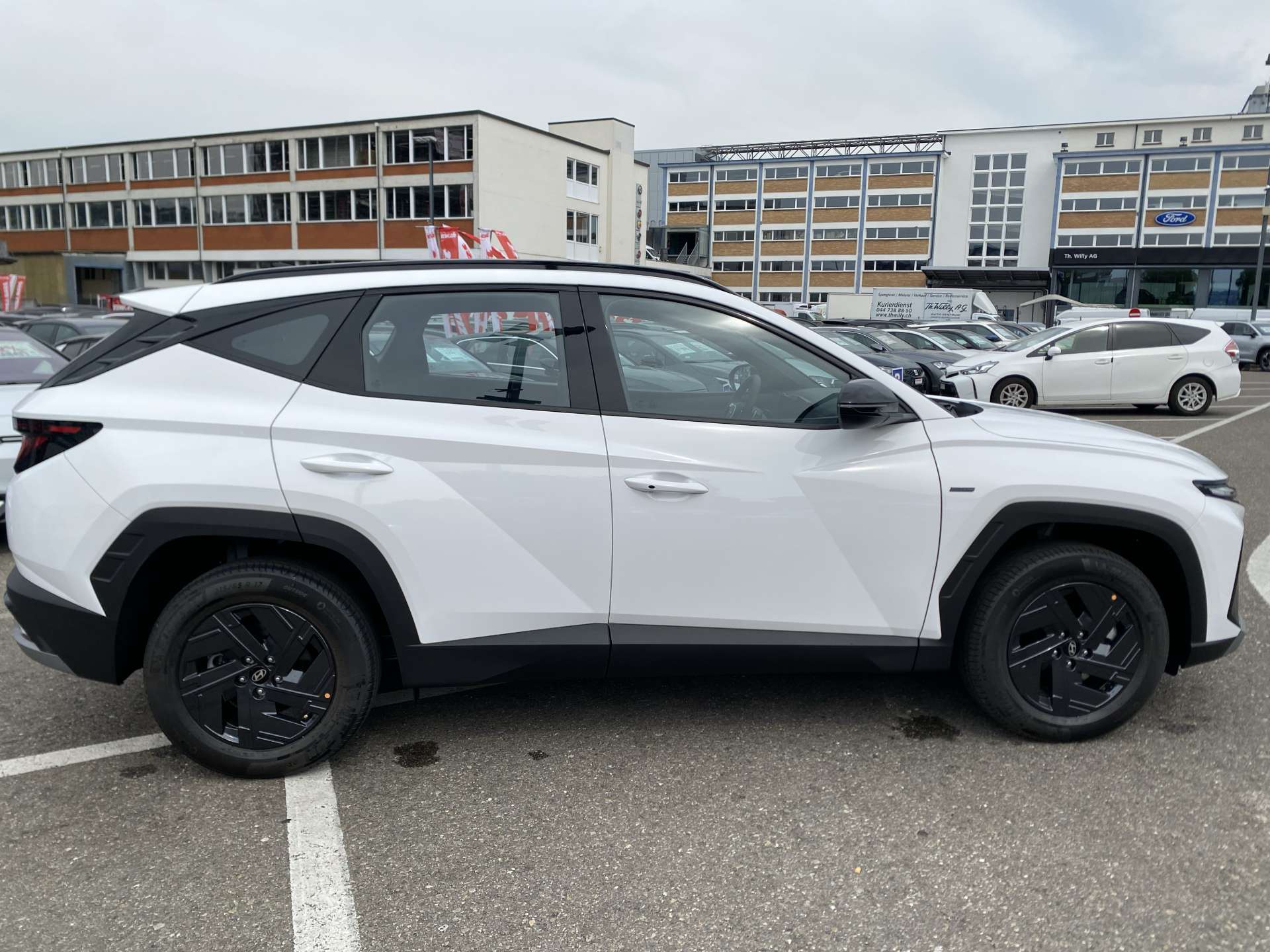 HYUNDAI Tucson 1.6 TGDI HEV Black Line Automat-image-10