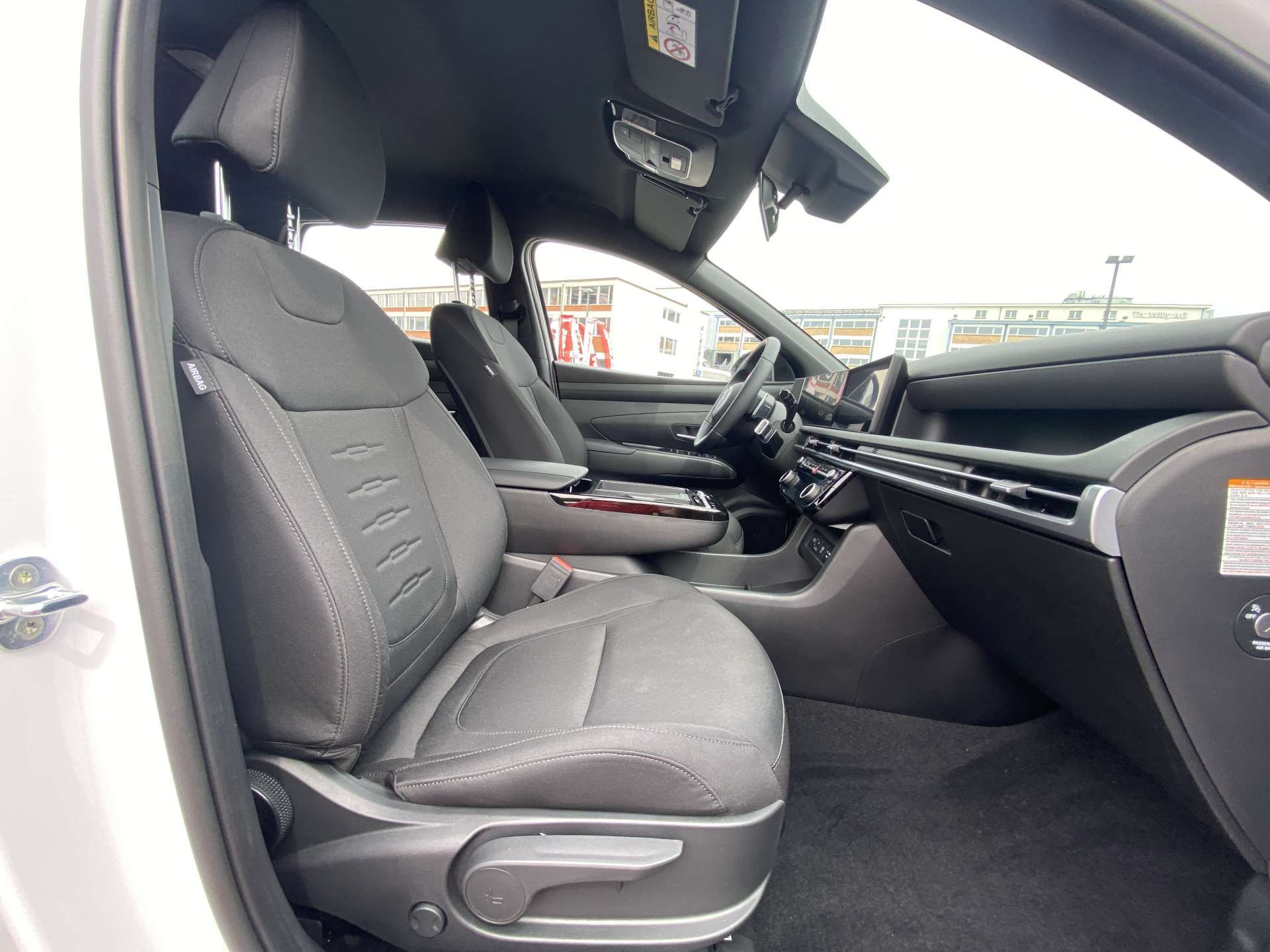 HYUNDAI Tucson 1.6 TGDI HEV Black Line Automat-image-12