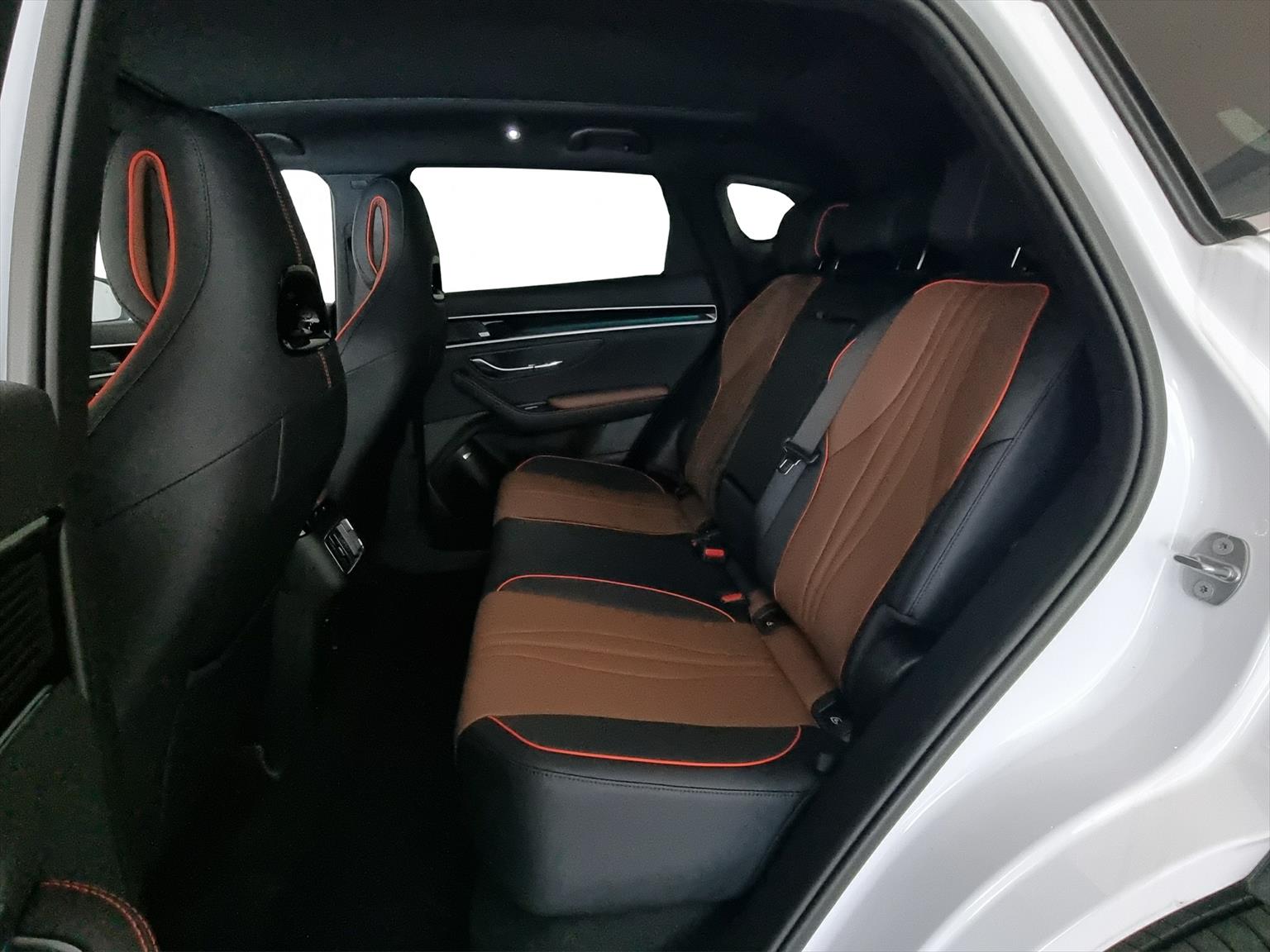 BYD Seal U DM-i Comfort FWD-image-6