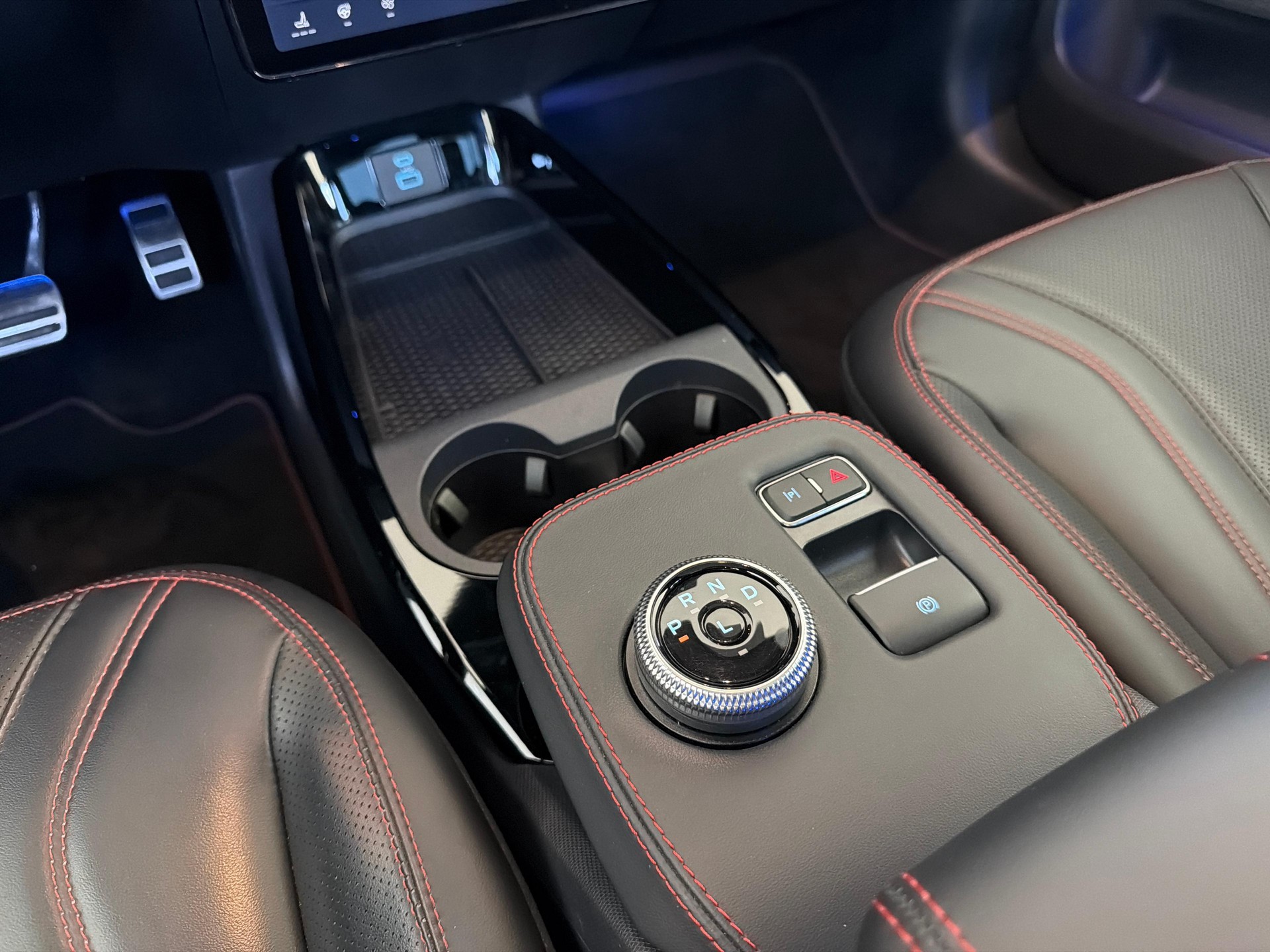 FORD Mustang Mach-E Extended AWD-image-15