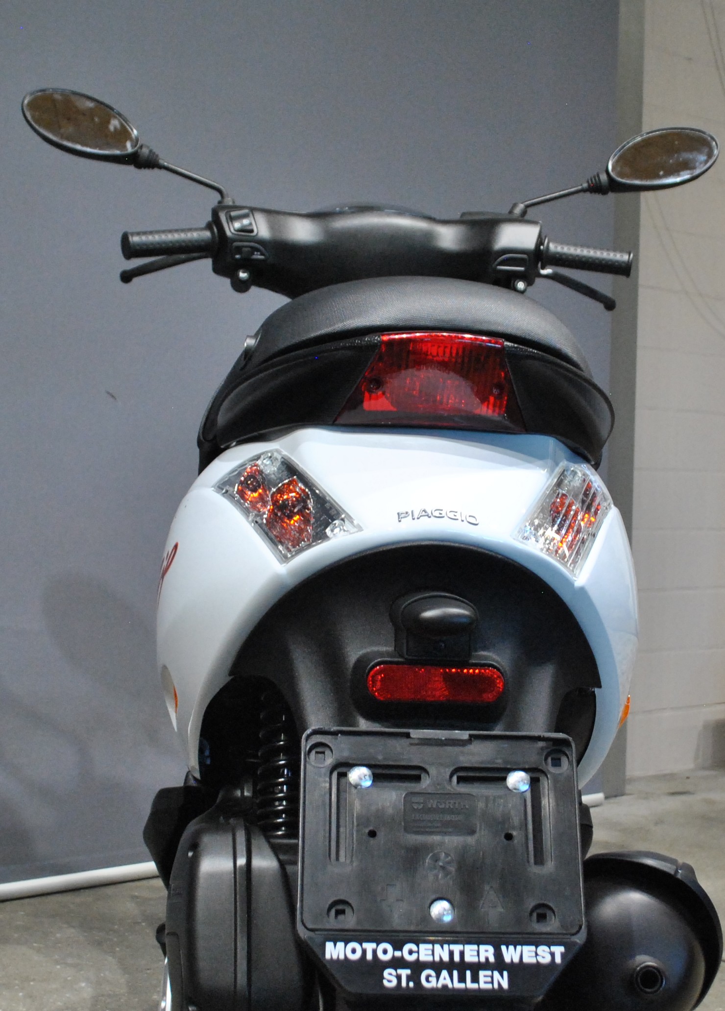 PIAGGIO Zip 50 4-T (45km/h)-image-7