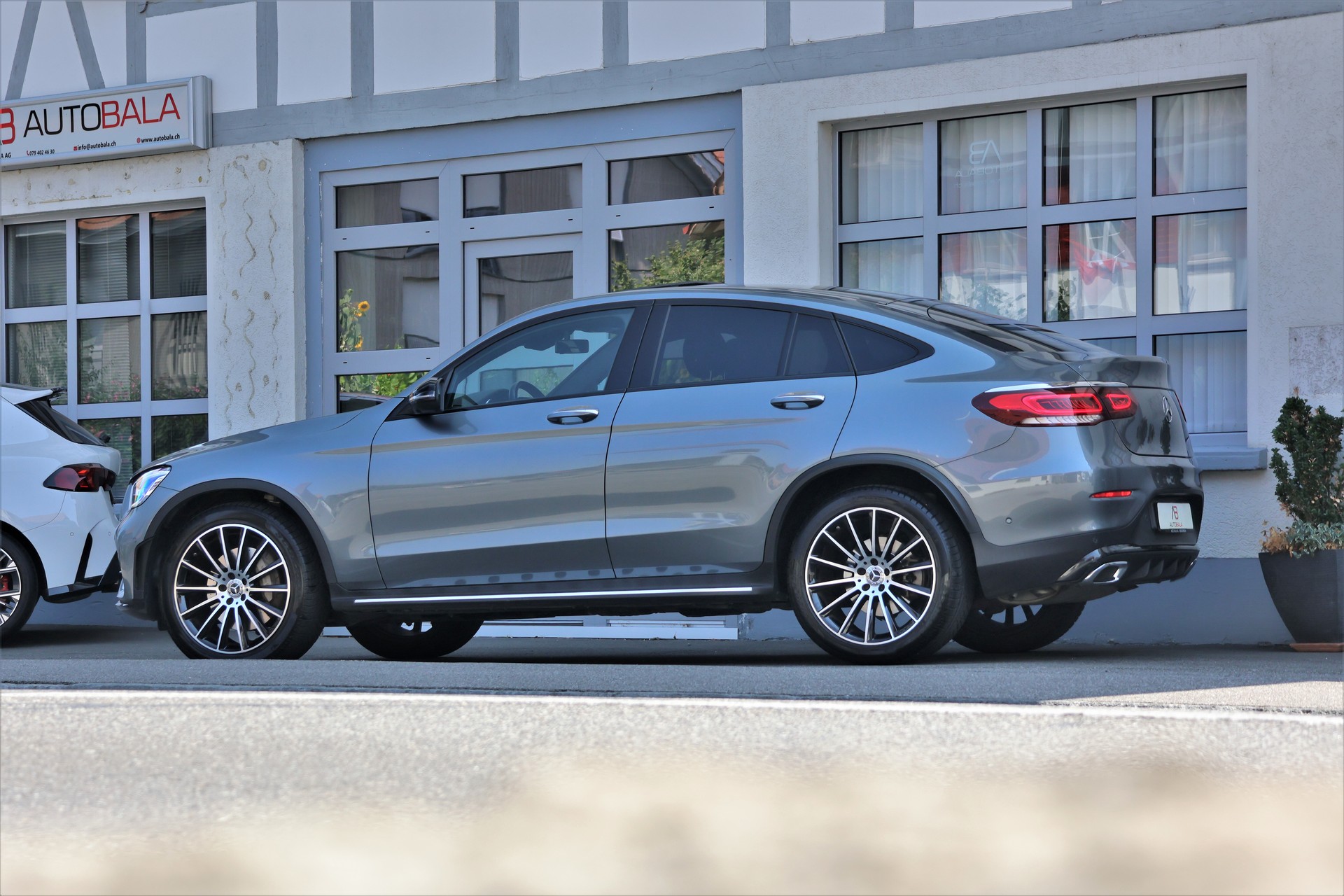 MERCEDES-BENZ GLC Coupé 300 AMG Line 4Matic 9G-Tronic (CH)-showroom-element-3