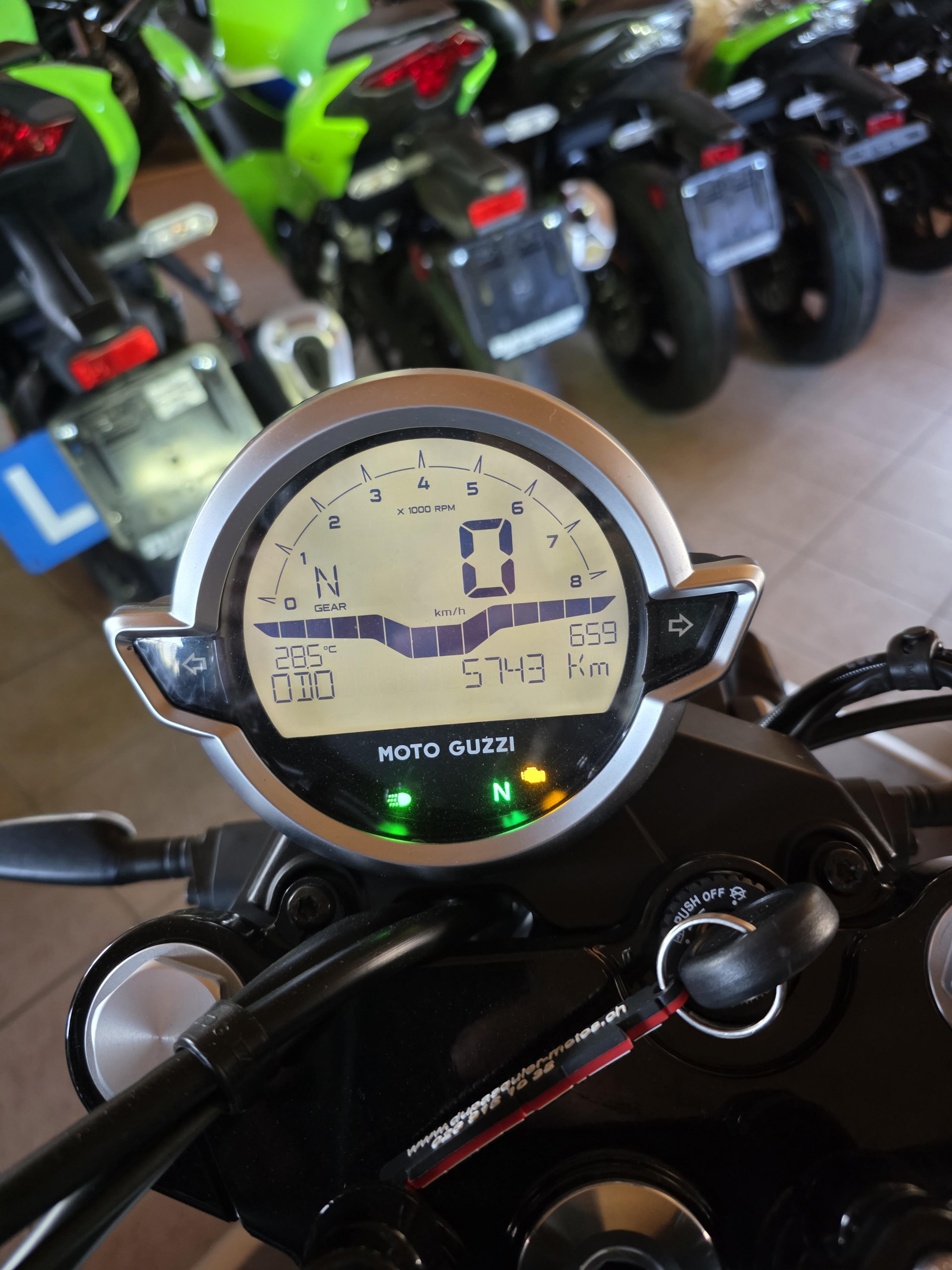 MOTO GUZZI V7 850 Stone-image-7