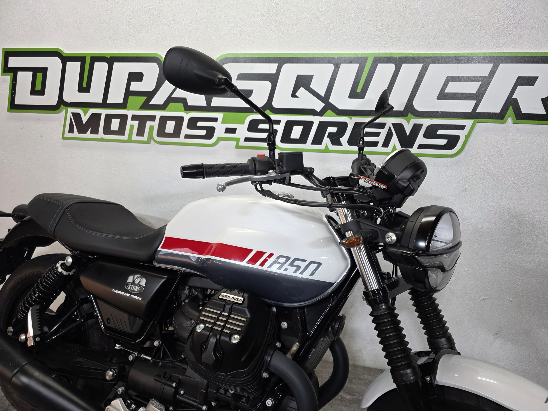 MOTO GUZZI V7 850 Stone-image-2