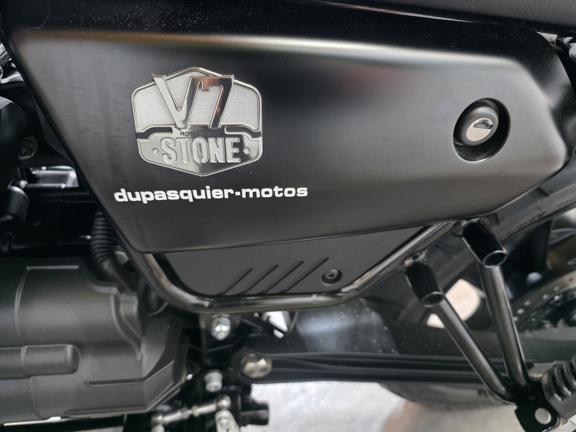 MOTO GUZZI V7 850 Stone-image-5
