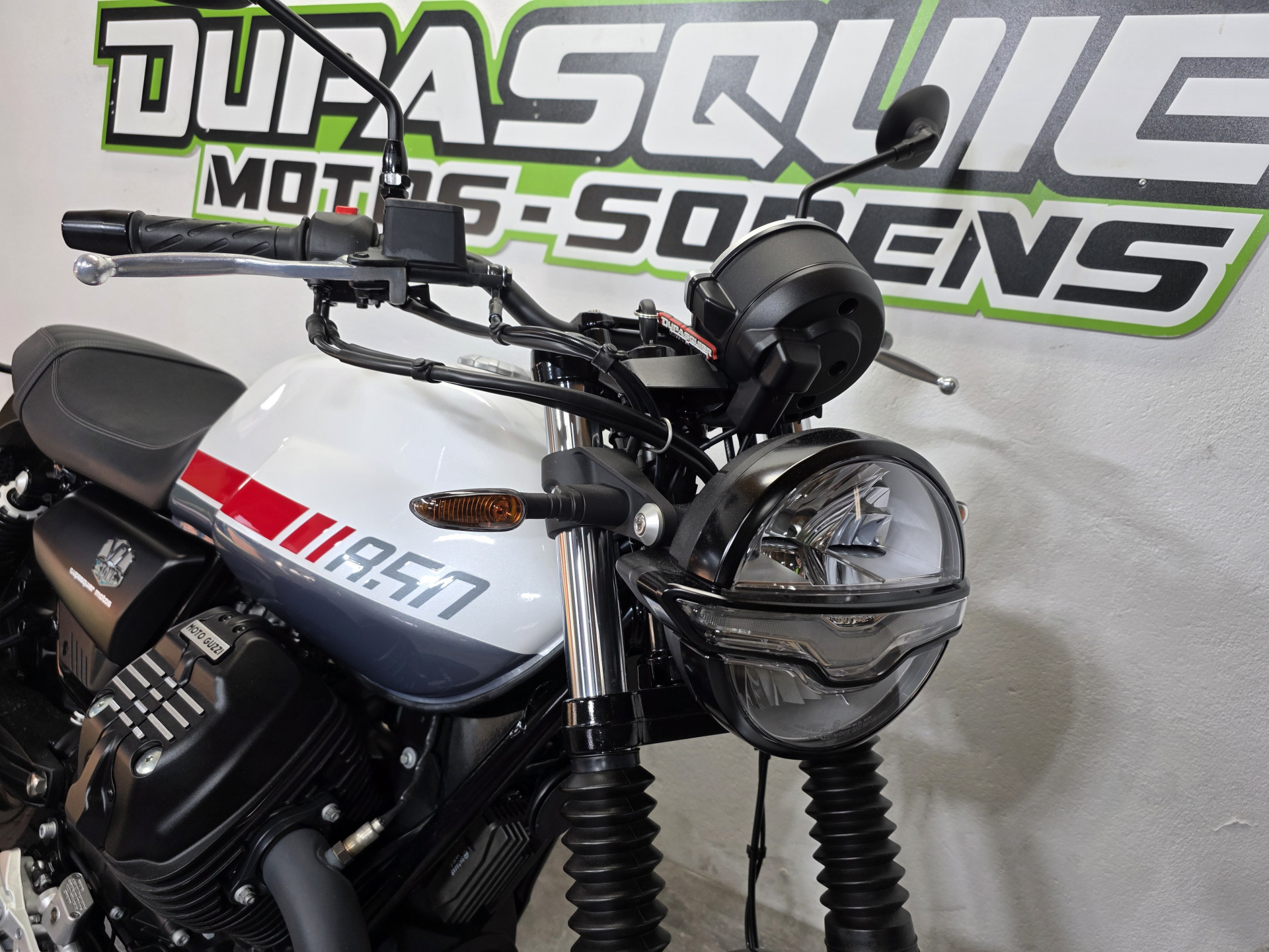 MOTO GUZZI V7 850 Stone-image-3