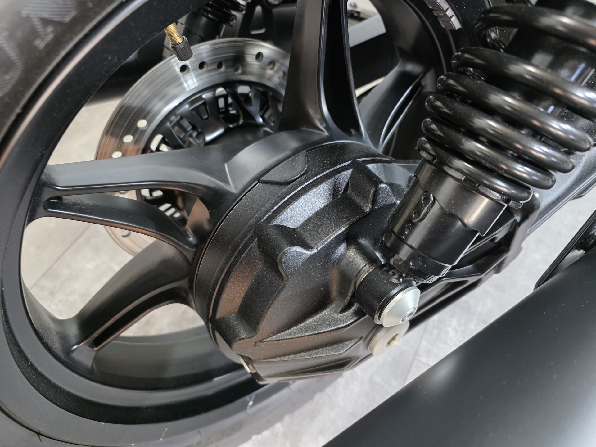 MOTO GUZZI V7 850 Stone-image-6