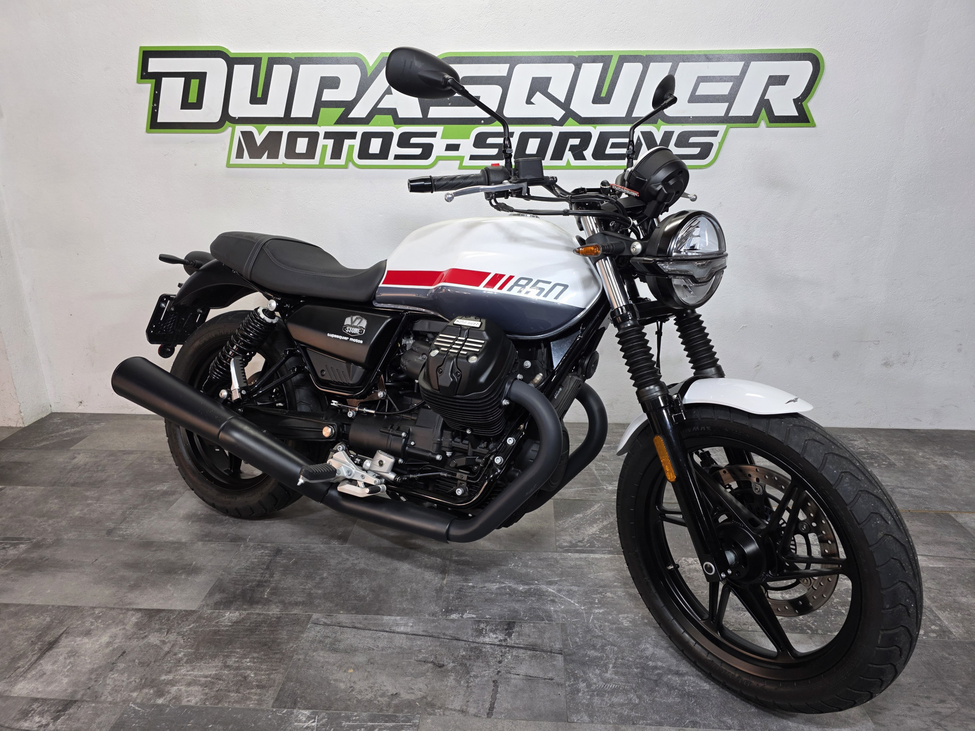 MOTO GUZZI V7 850 Stone-image-1
