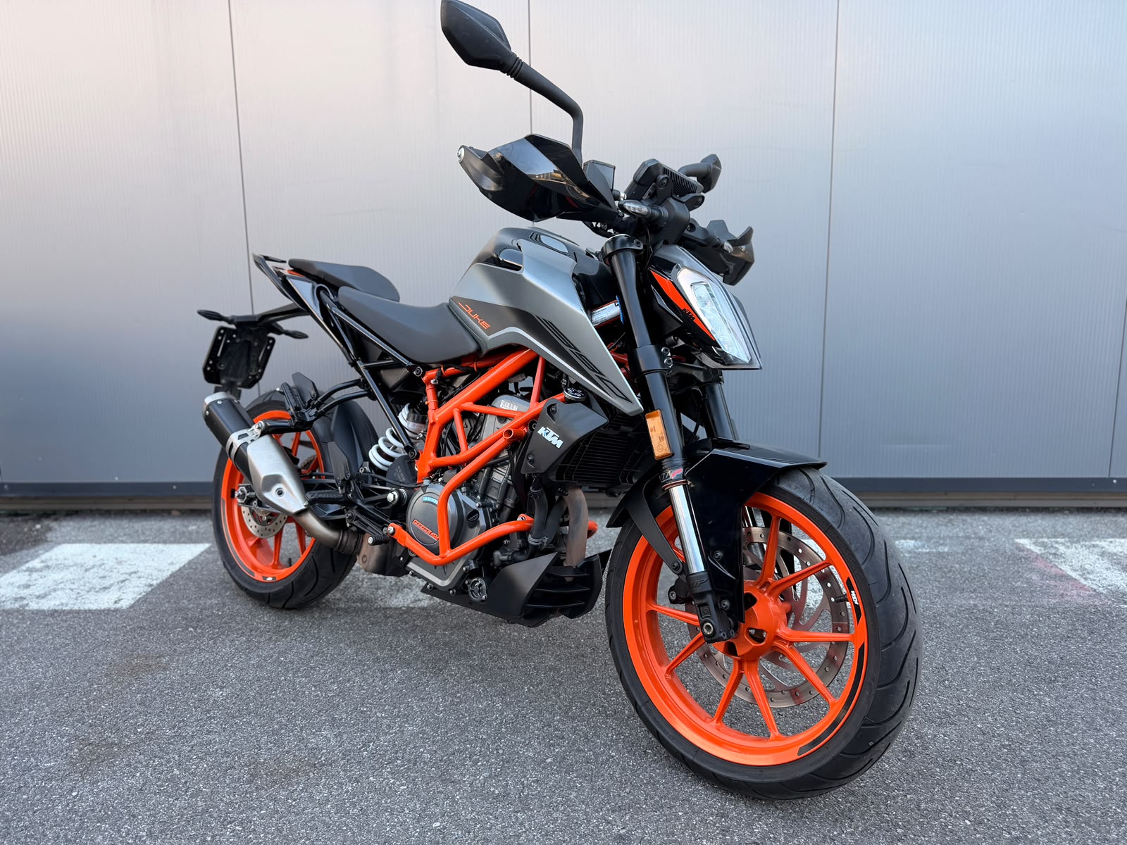 KTM 390 Duke-image-1