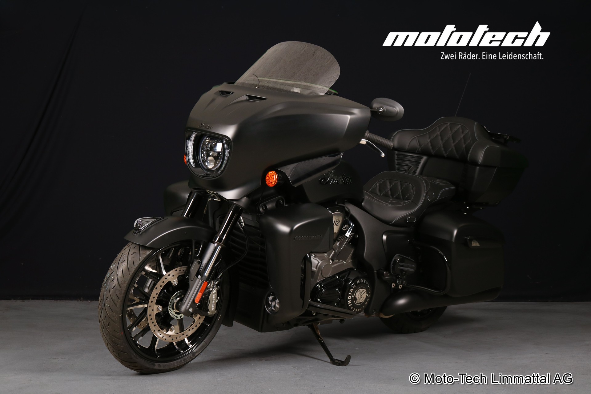 INDIAN Roadmaster Power Plus Dark Horse-image-5