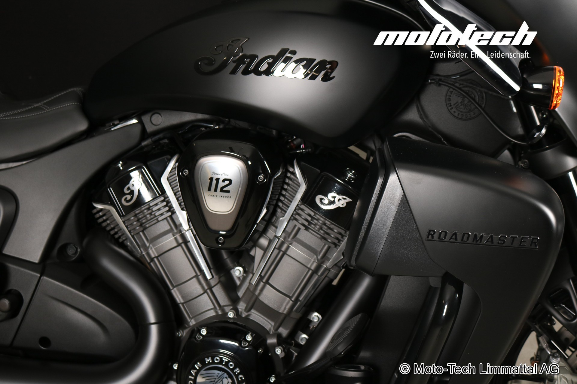 INDIAN Roadmaster Power Plus Dark Horse-image-8