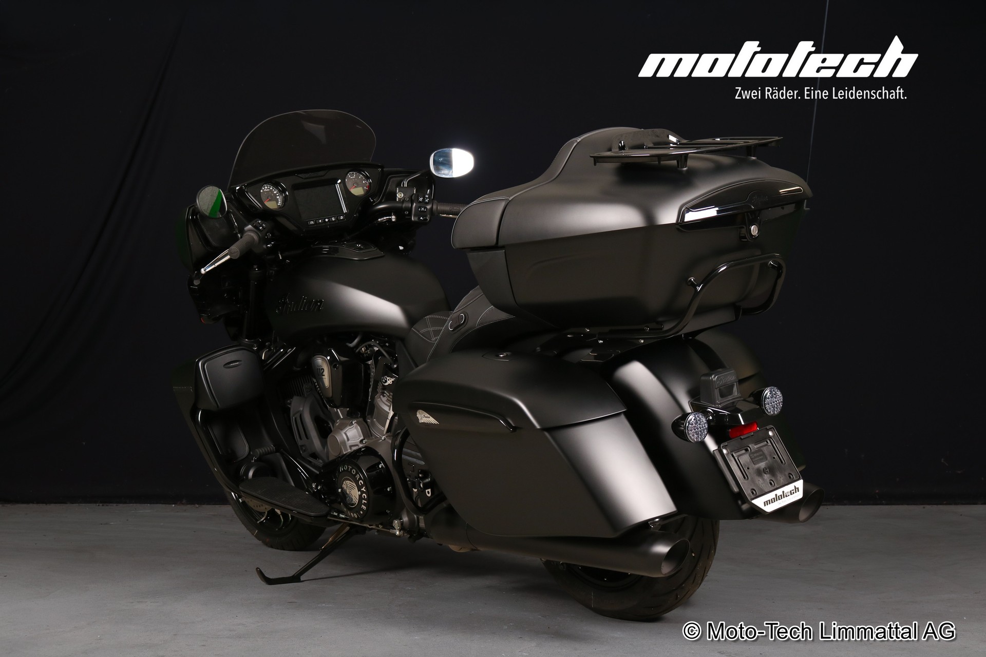 INDIAN Roadmaster Power Plus Dark Horse-image-3