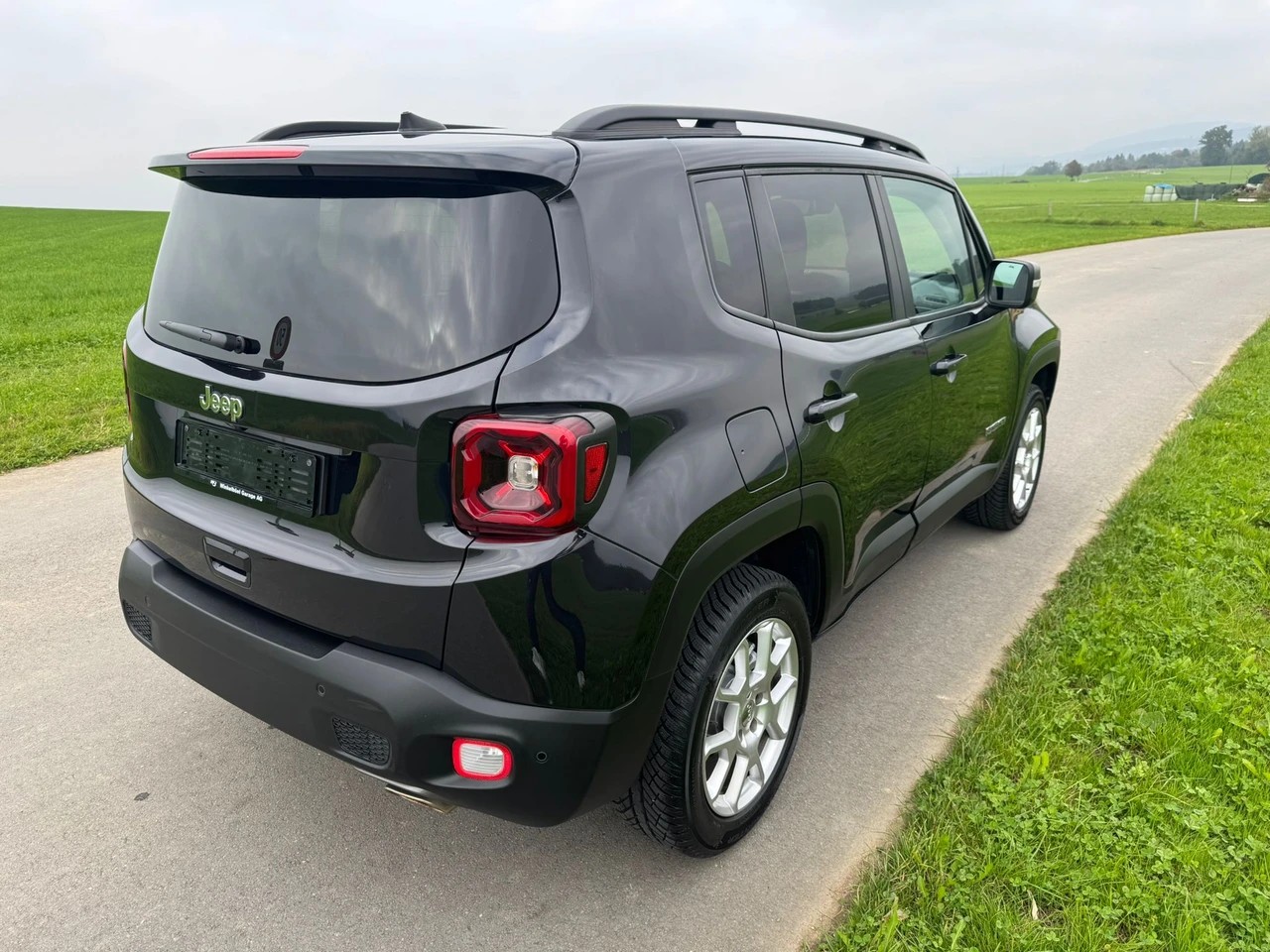 JEEP Renegade 1.3 Turbo Limited AWD-showroom-element-3