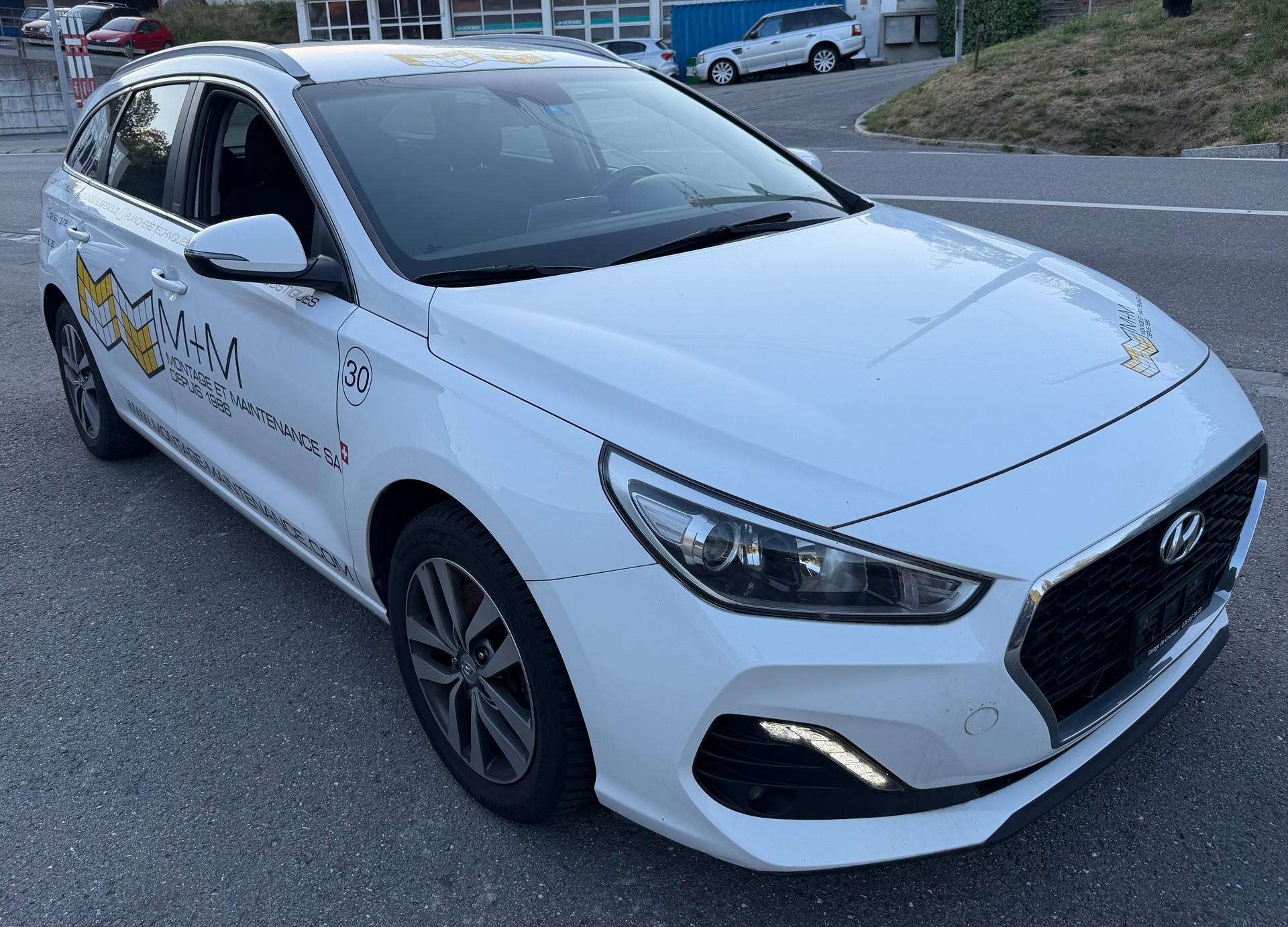 HYUNDAI i30 Wagon 1.6 CRDi Amplia DCT-showroom-element-2