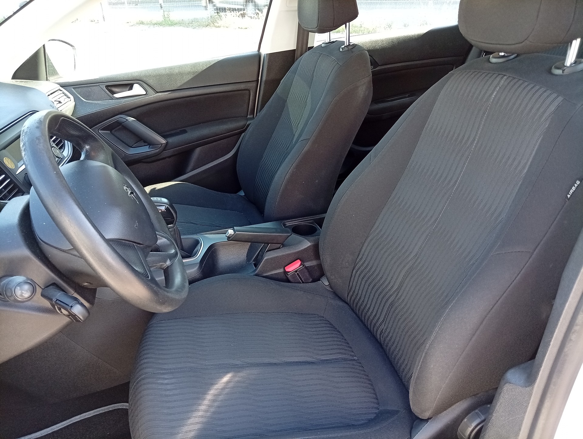 PEUGEOT 308 SW 1.2 THP Business-image-9