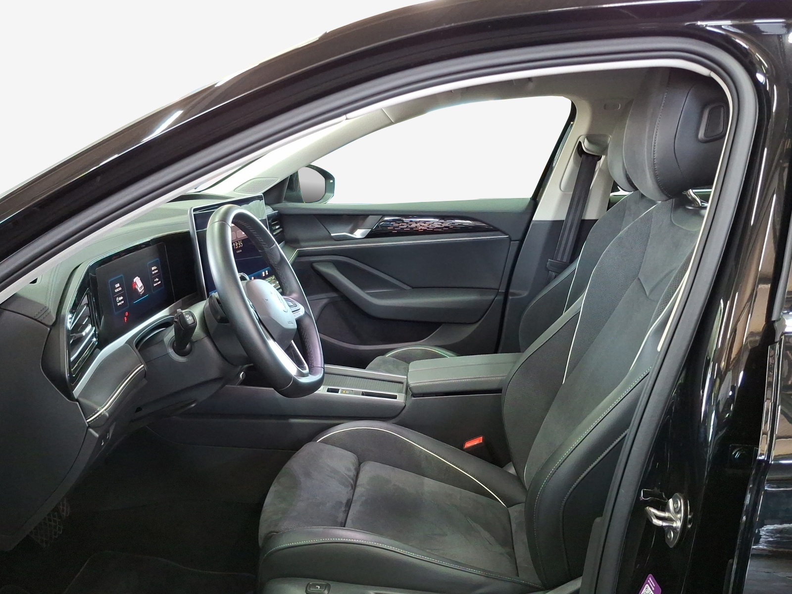 VW Passat Variant 2.0 TDI evo Business 4 Motion DSG-image-7
