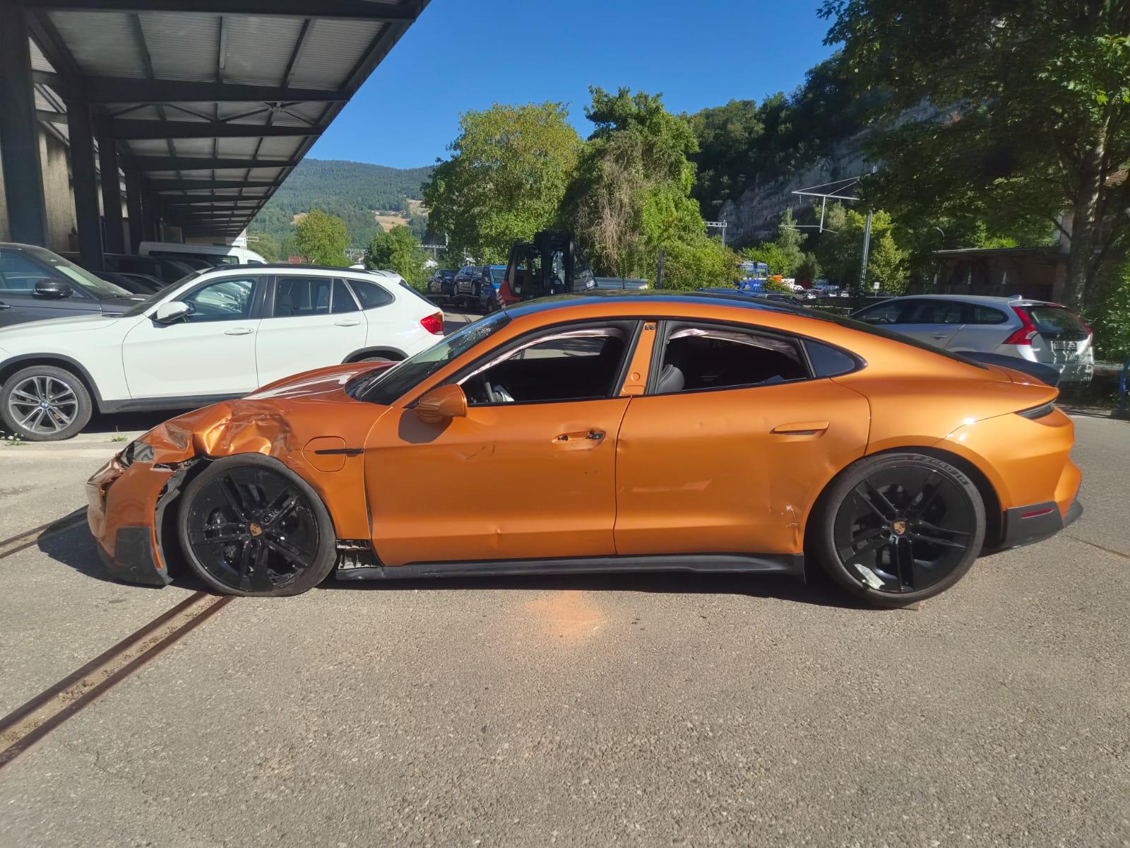 PORSCHE Turbo GT-showroom-element-2