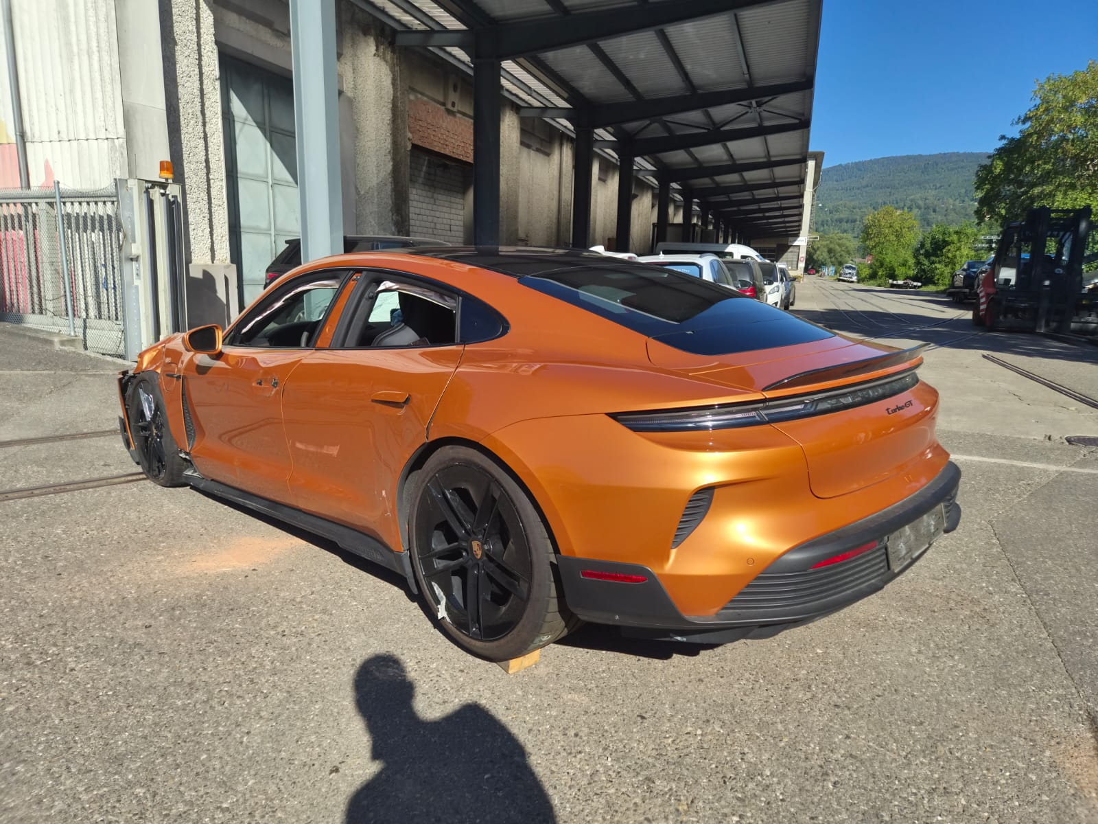 PORSCHE Turbo GT-showroom-element-3