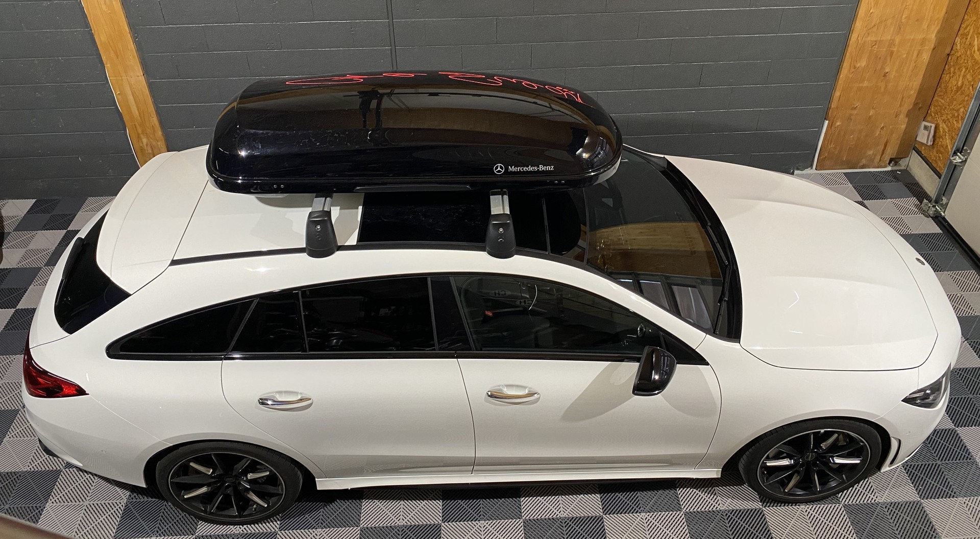 MERCEDES-BENZ CLA Shooting Brake 35 AMG 4Matic 7G-DCT-showroom-element-2