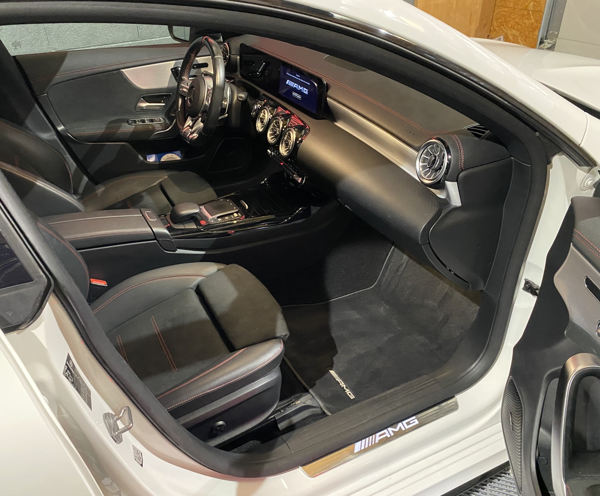 MERCEDES-BENZ CLA Shooting Brake 35 AMG 4Matic 7G-DCT-image-25