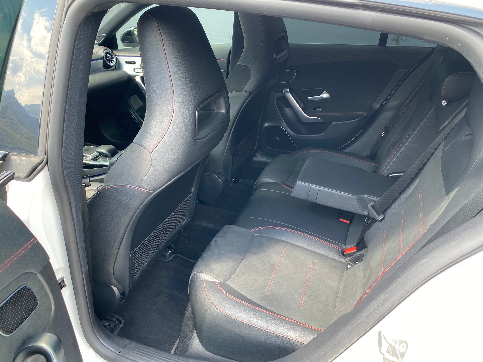 MERCEDES-BENZ CLA Shooting Brake 35 AMG 4Matic 7G-DCT-image-15