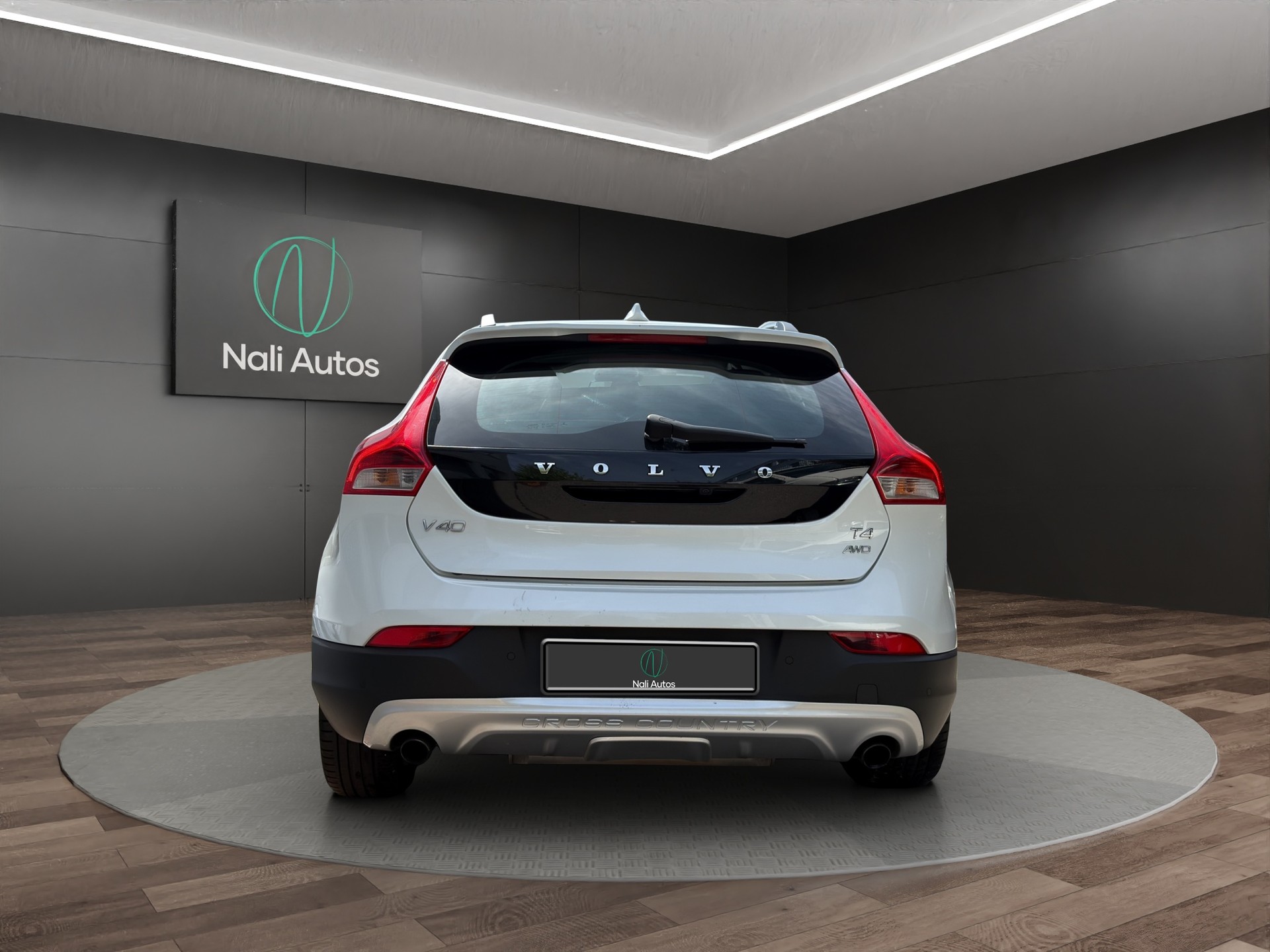 VOLVO V40 Cross Country T4 2.0 AWD Summum Geartronic-showroom-element-3