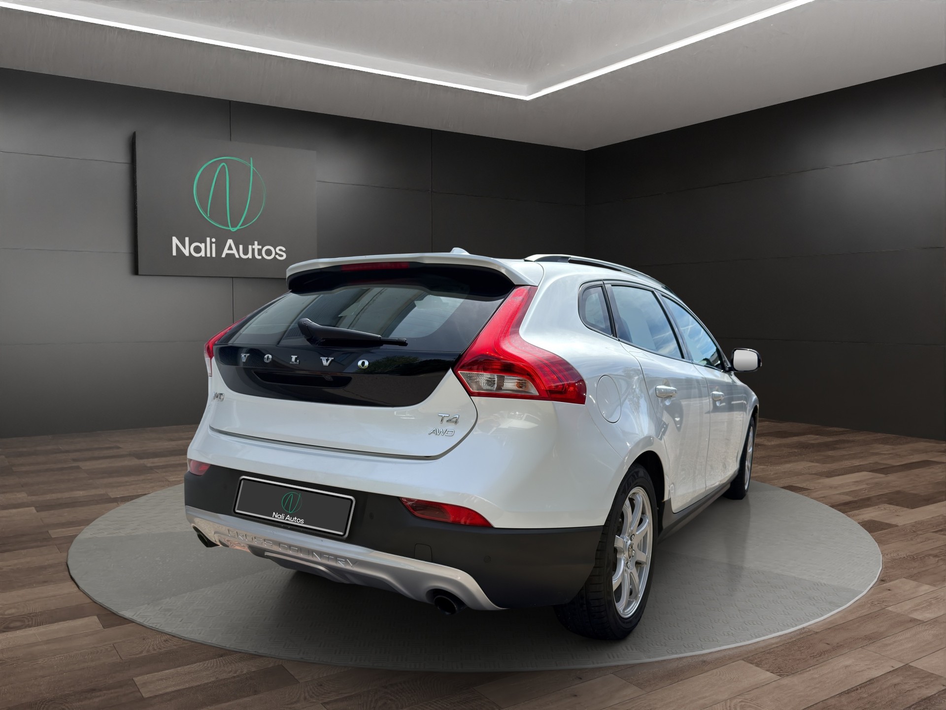 VOLVO V40 Cross Country T4 2.0 AWD Summum Geartronic-showroom-element-2