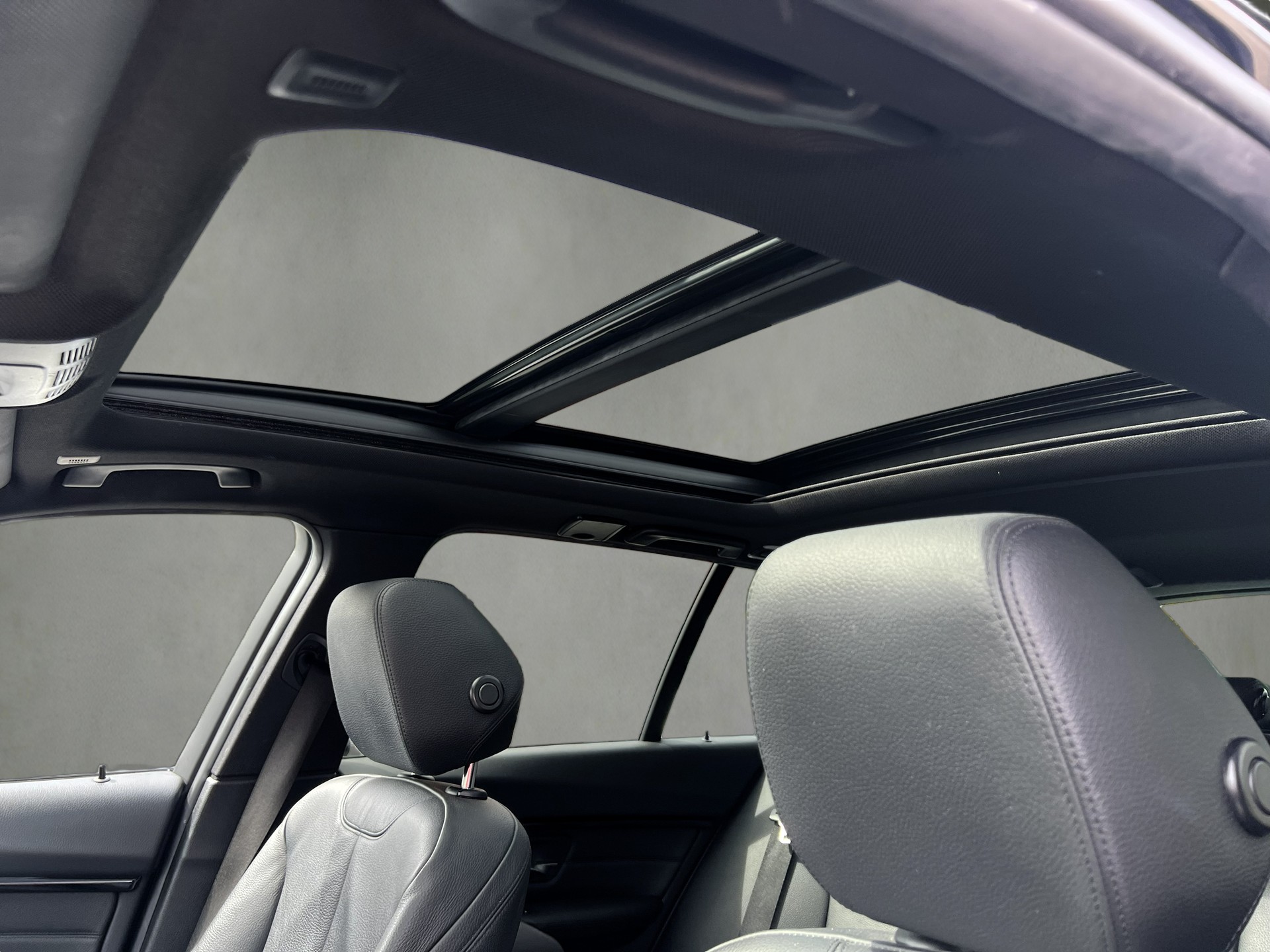 BMW 340i xDrive Touring M Sport Steptronic-image-16