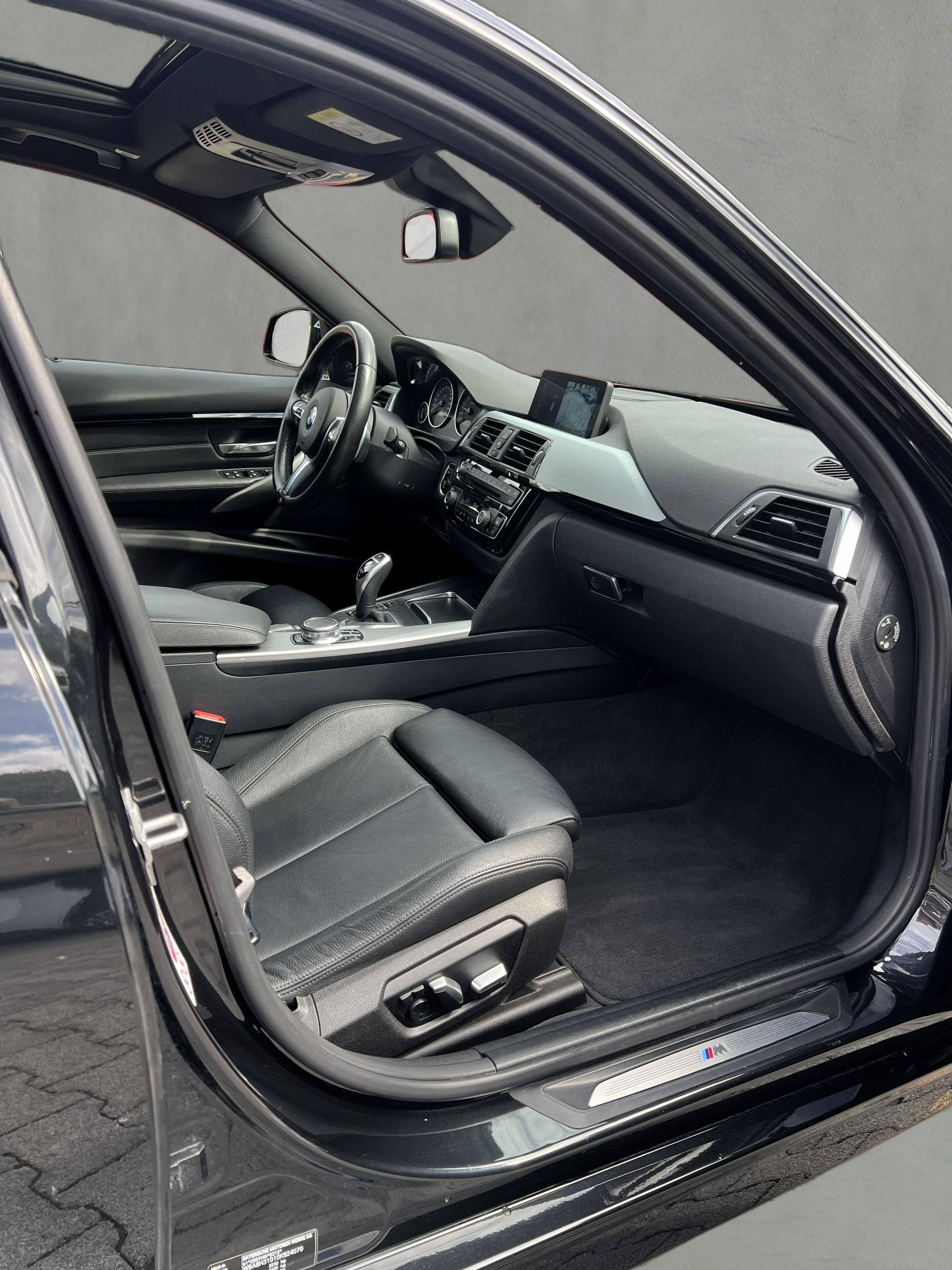 BMW 340i xDrive Touring M Sport Steptronic-image-10