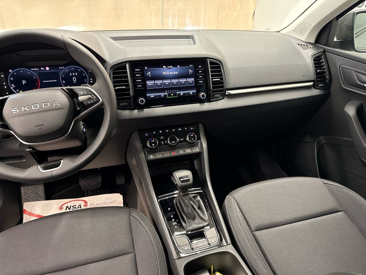 SKODA Karoq 1.5 TSI Selection DSG-showroom-element-3