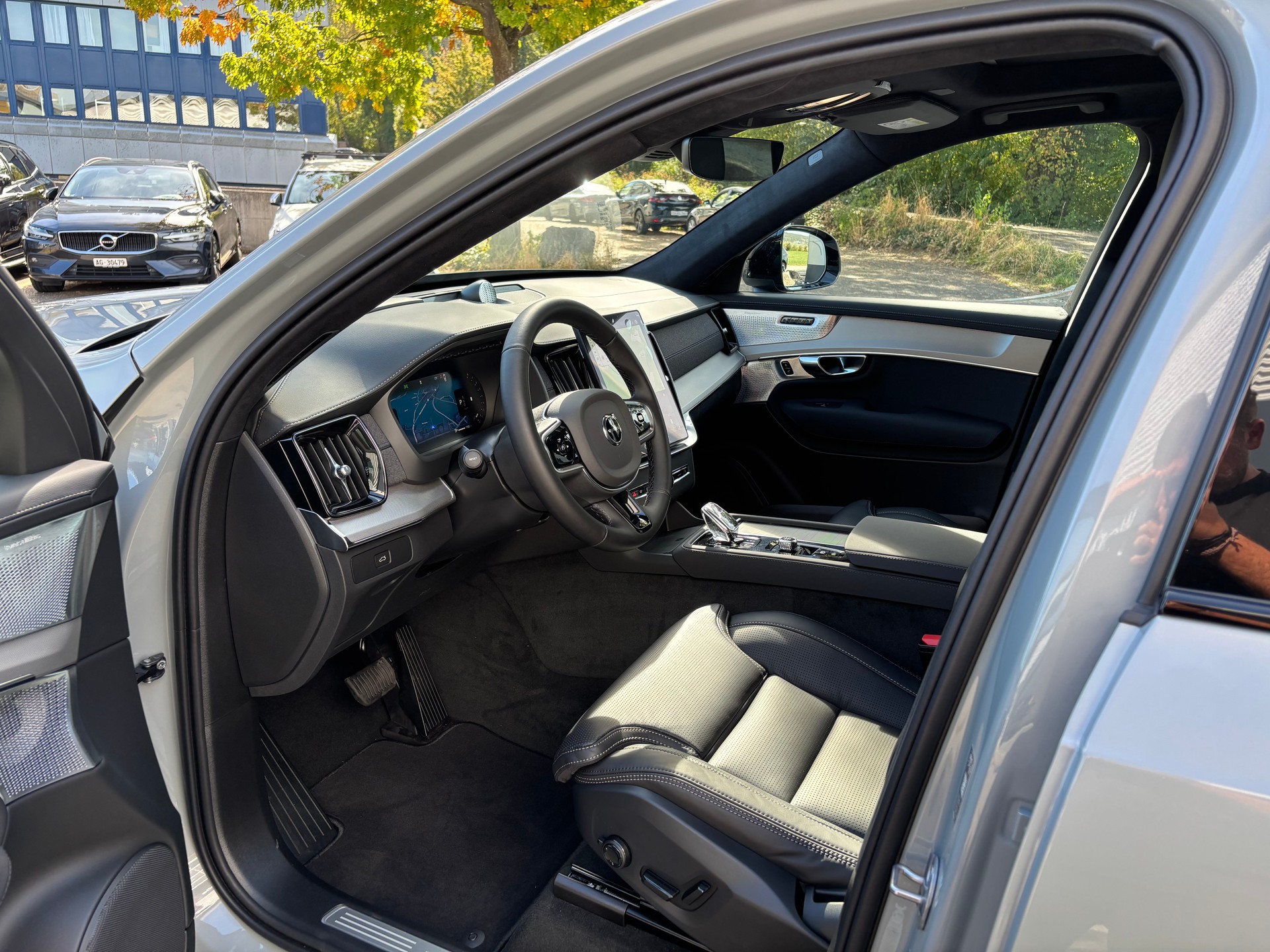 VOLVO XC90 2.0 B5 MH Black Edition AWD-showroom-element-2