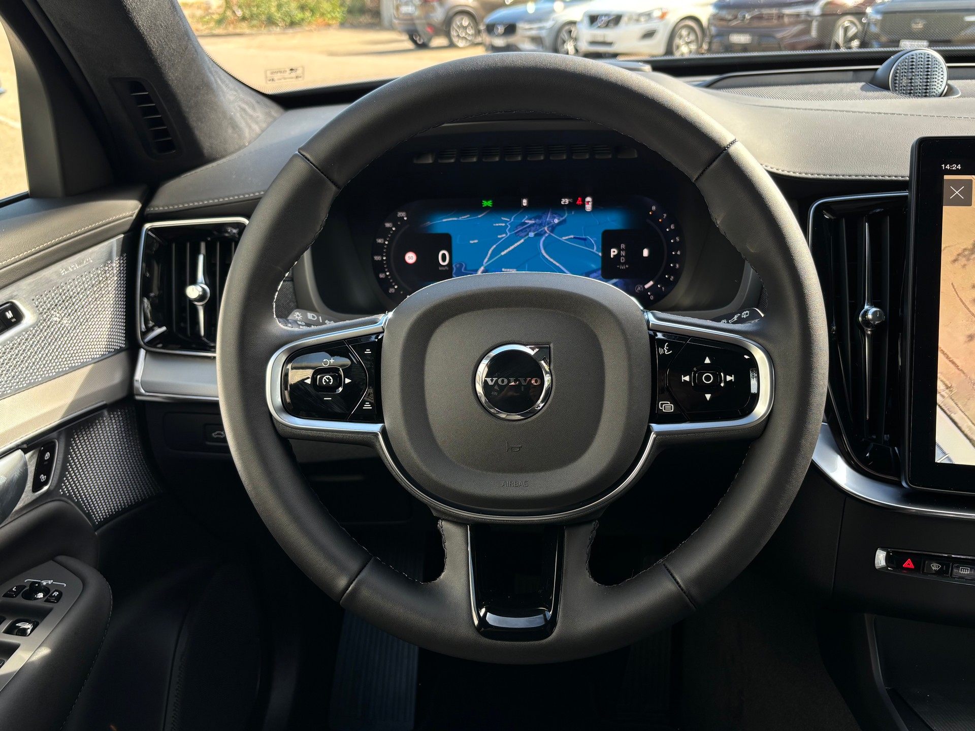 VOLVO XC90 2.0 B5 MH Black Edition AWD-image-19