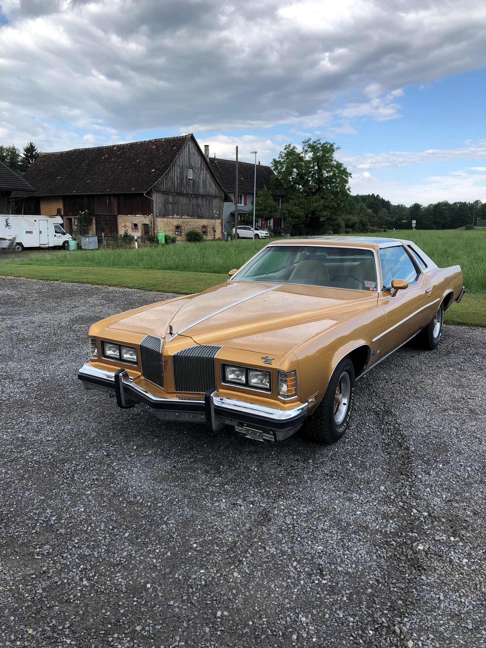 PONTIAC GRAND-PRIX