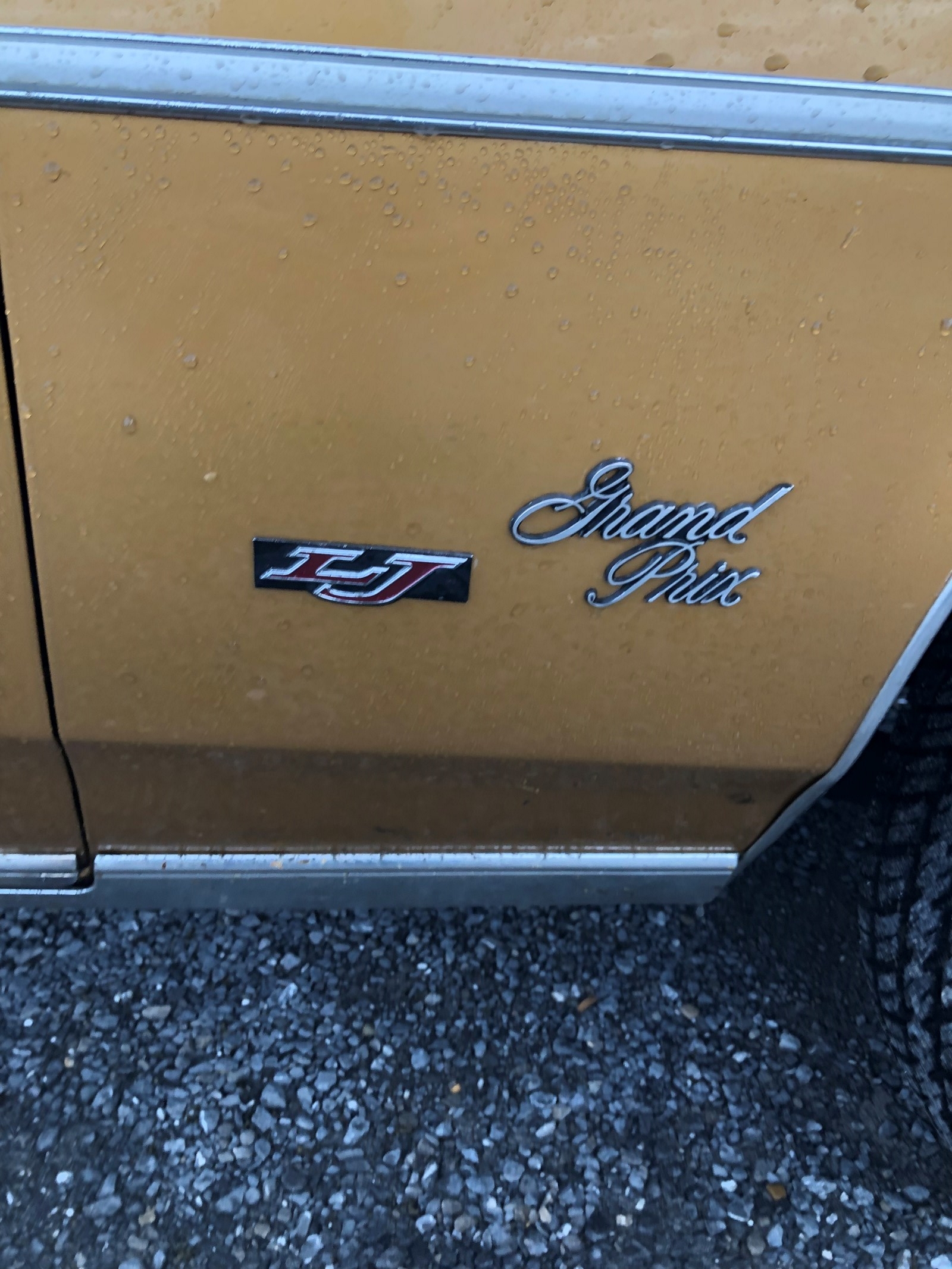 PONTIAC GRAND-PRIX-image-2