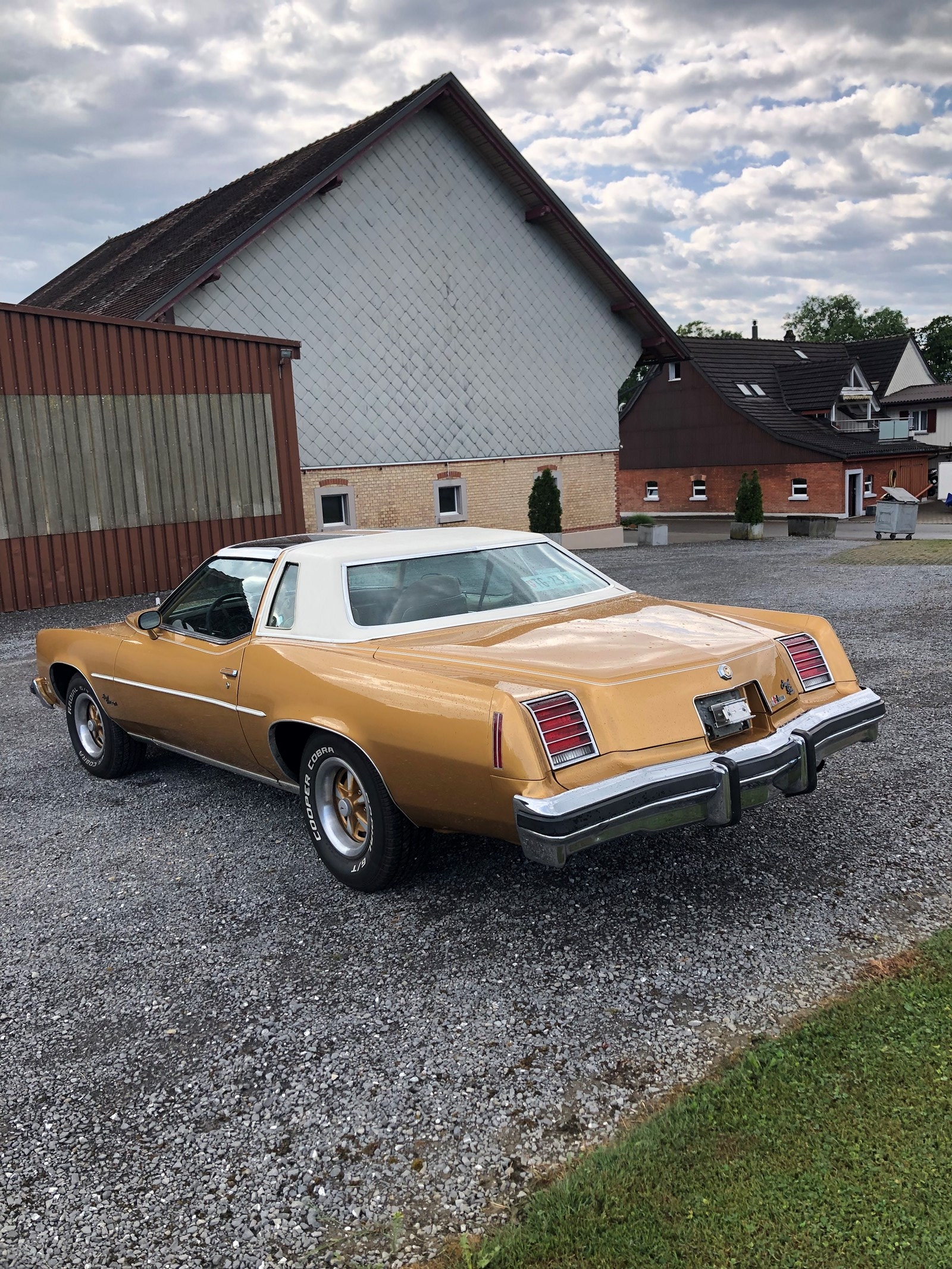 PONTIAC GRAND-PRIX-image-3