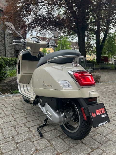 PIAGGIO Vespa GTS 125 ABS-image-1